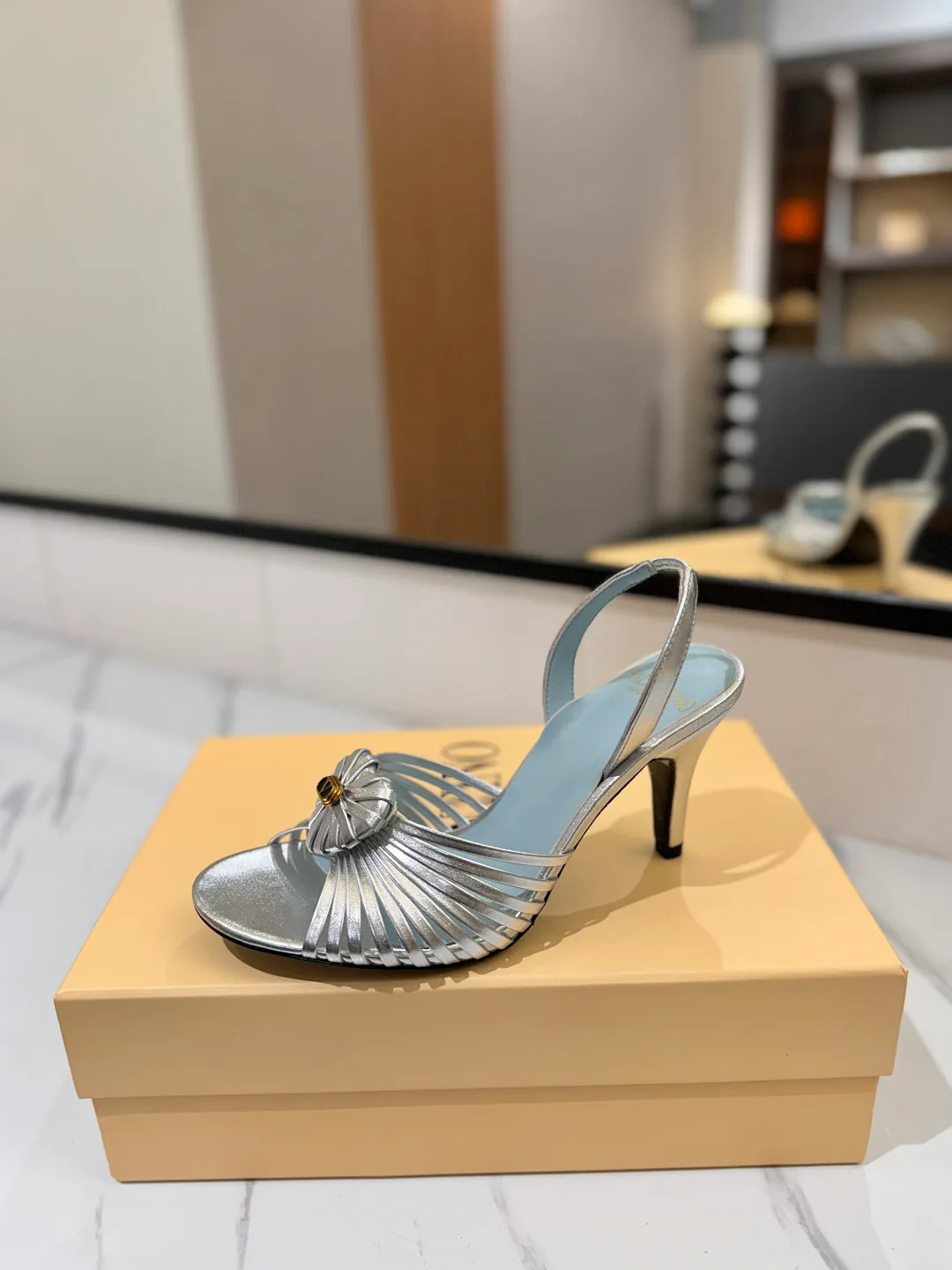 Босоножки Женские Valentino 10026780