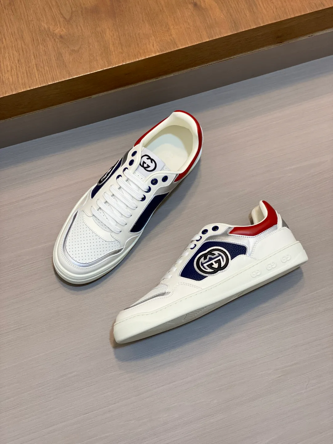 Кроссовки Мужские Gucci 18039631