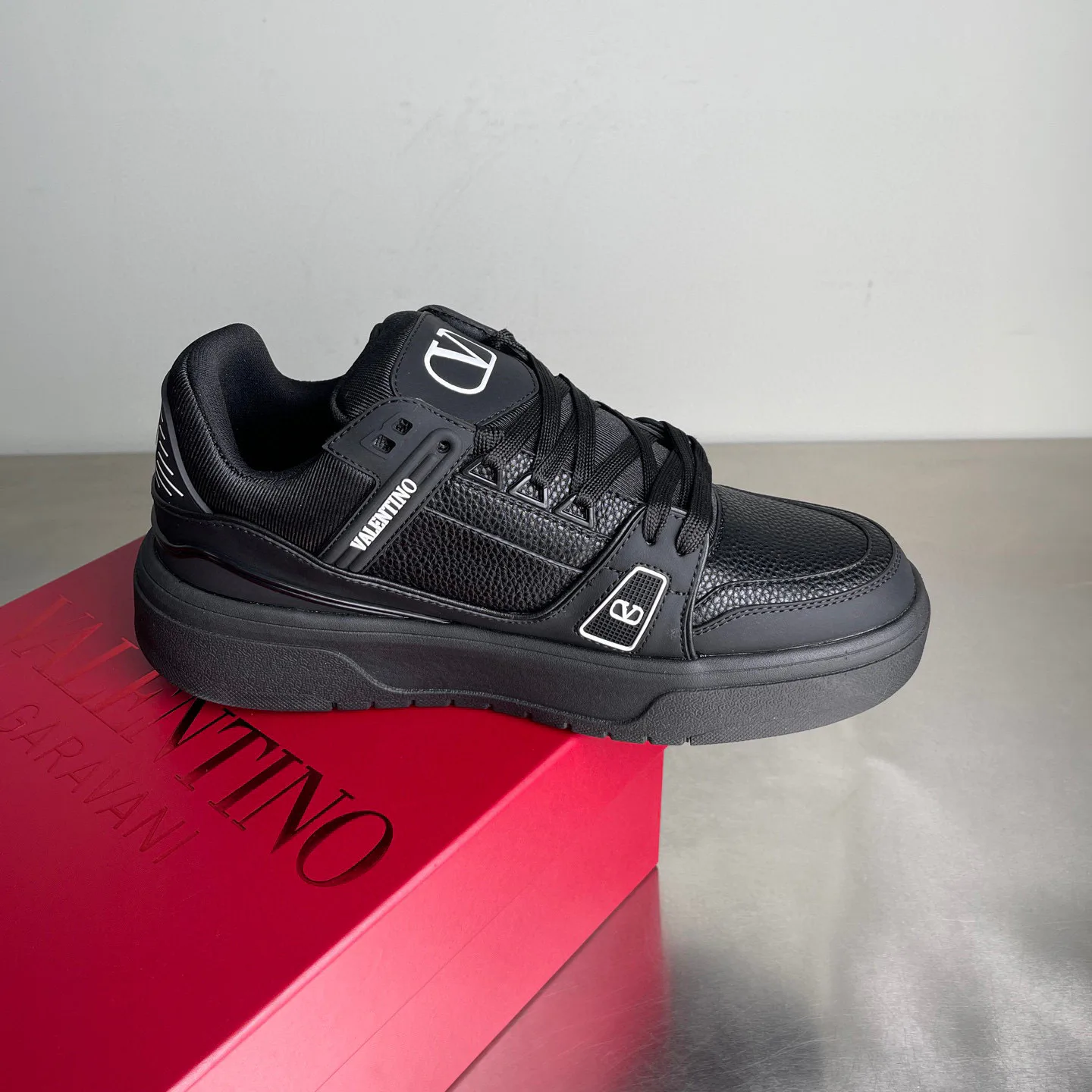 Кроссовки Женские Valentino 2733296