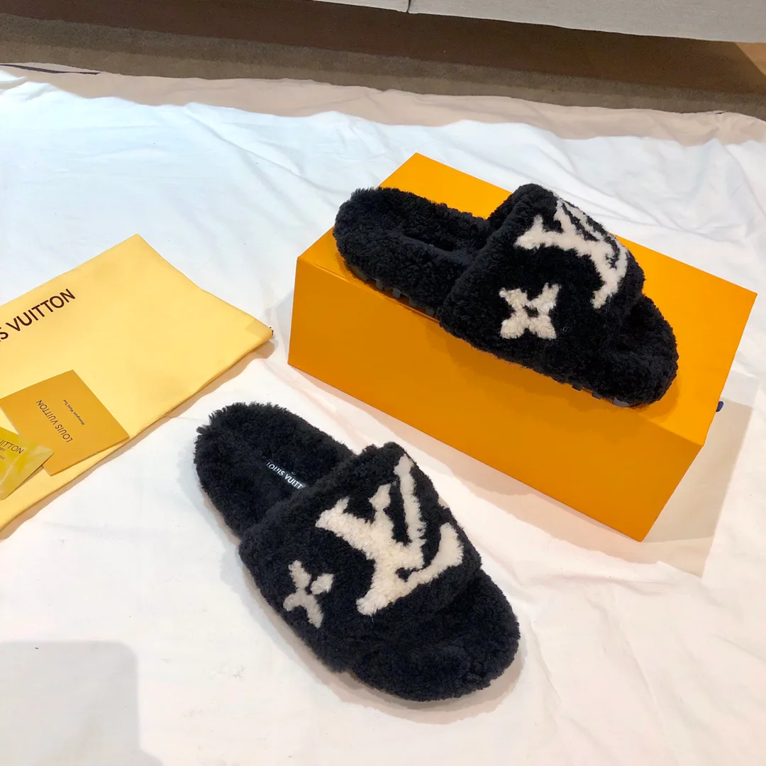 Тапочки Женские Louis Vuitton 18034624
