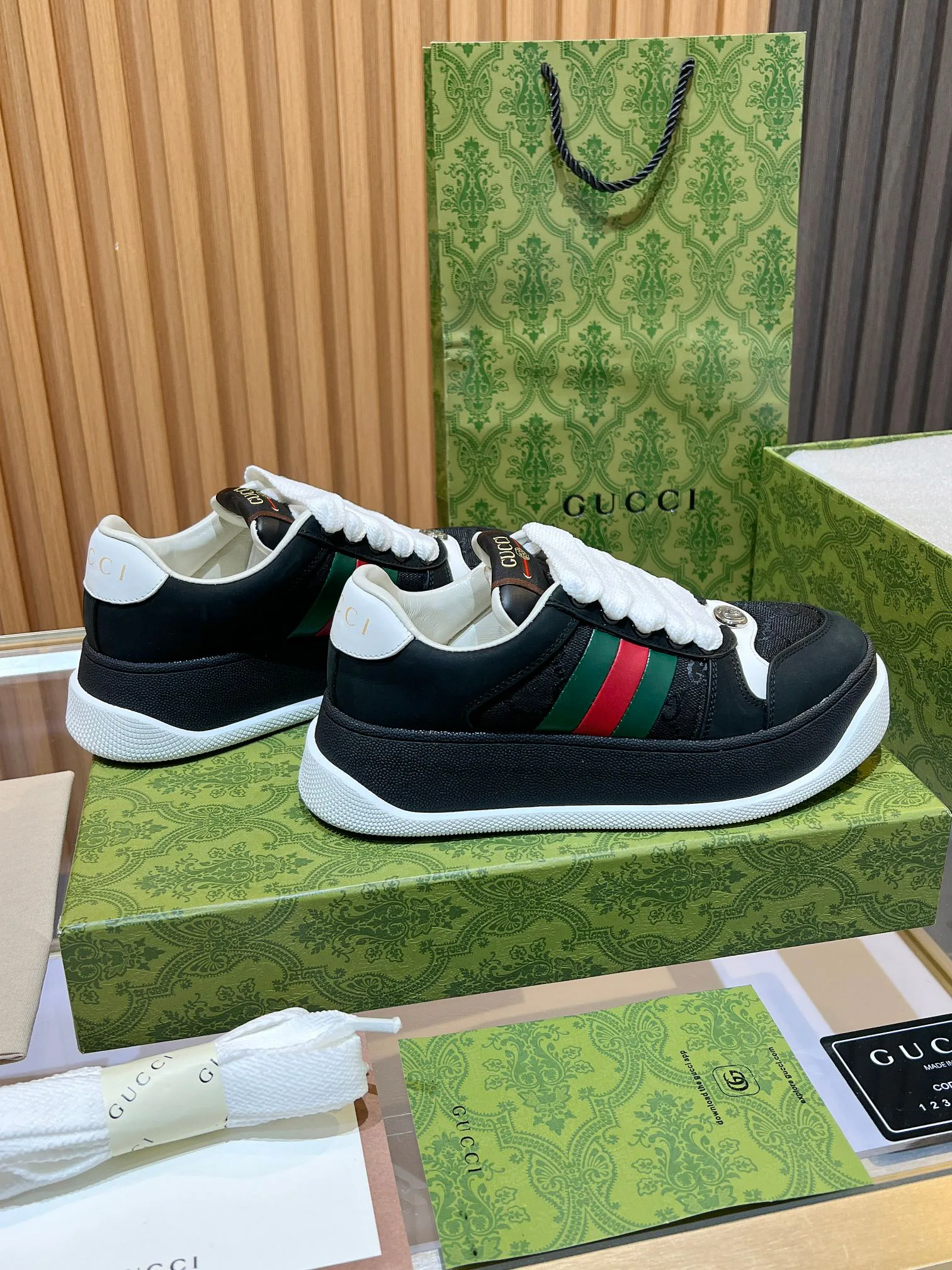 Кроссовки Женские Gucci 907455