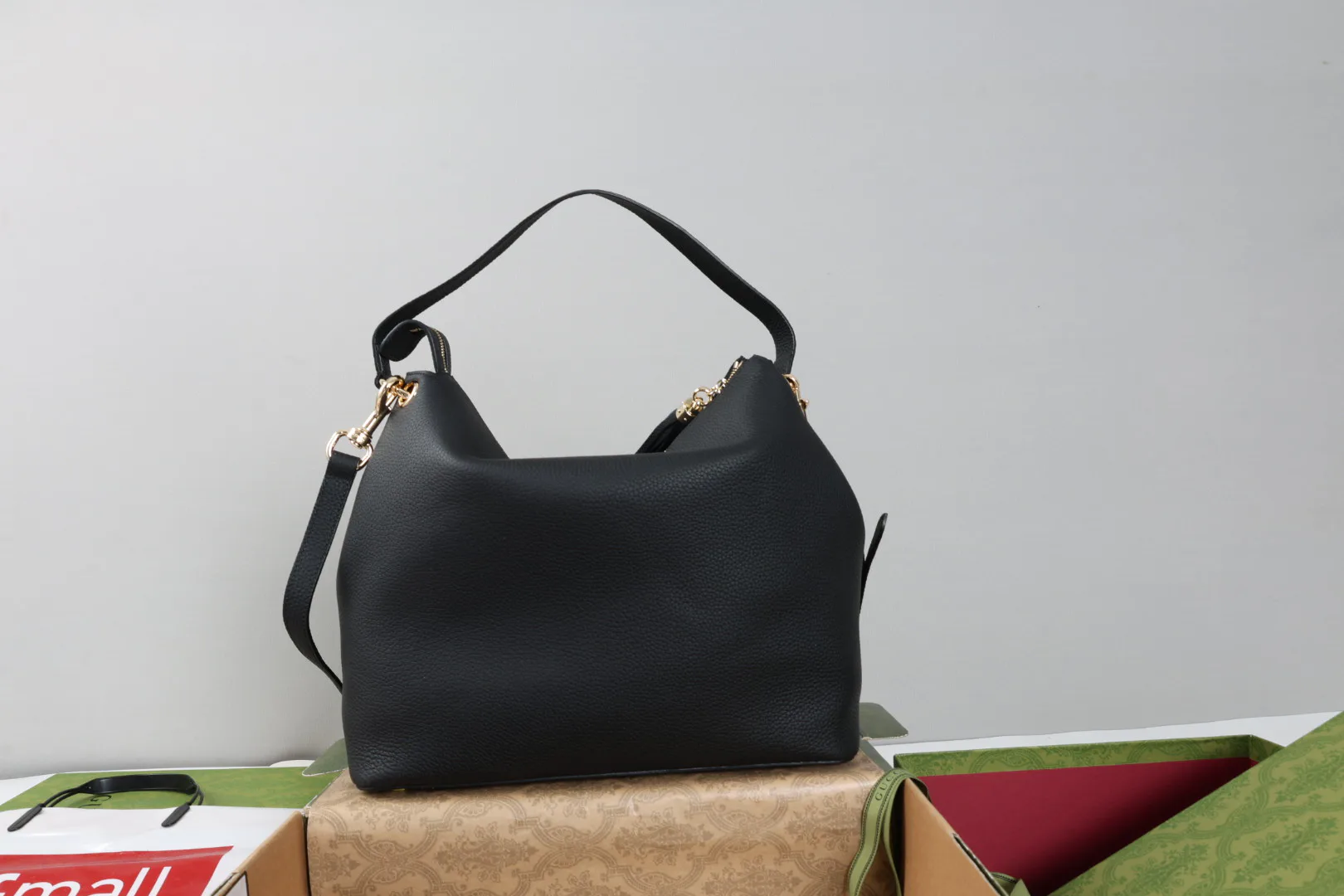 Классические Сумки Женские Gucci 18223260