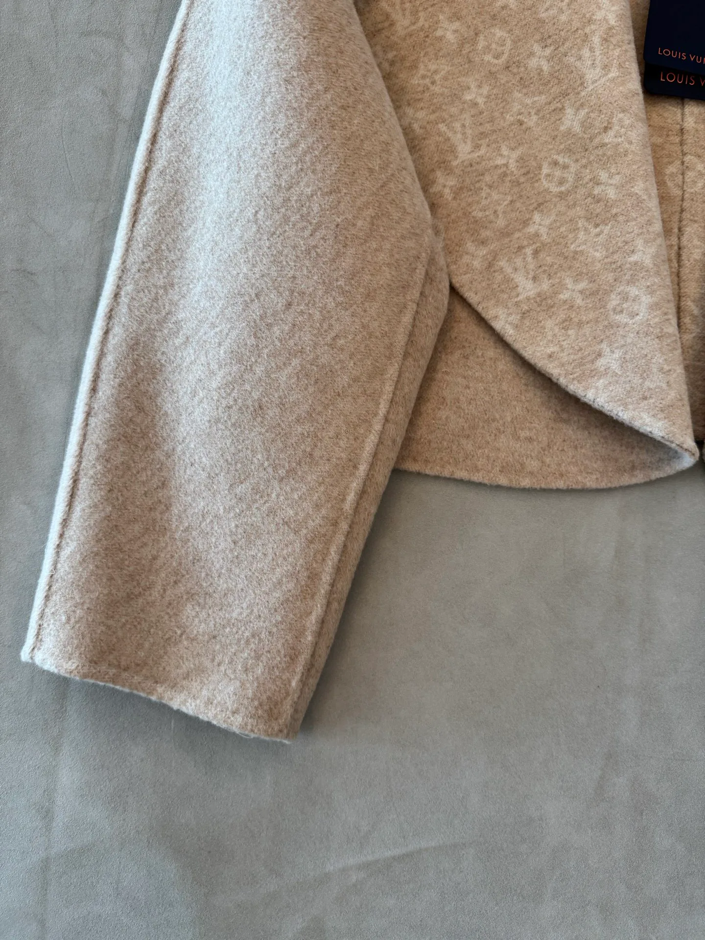 Пальто Женские Louis Vuitton 18829794