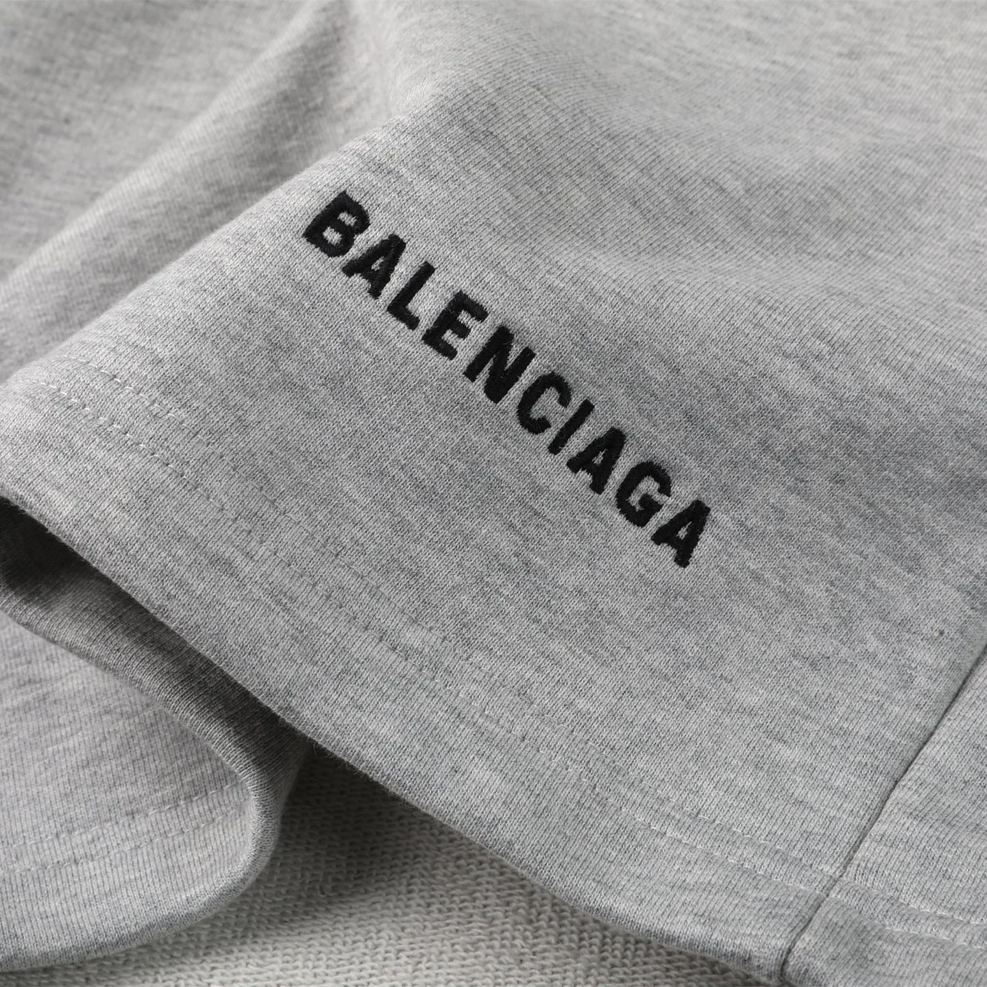 Шорты Женские Balenciaga 18190724