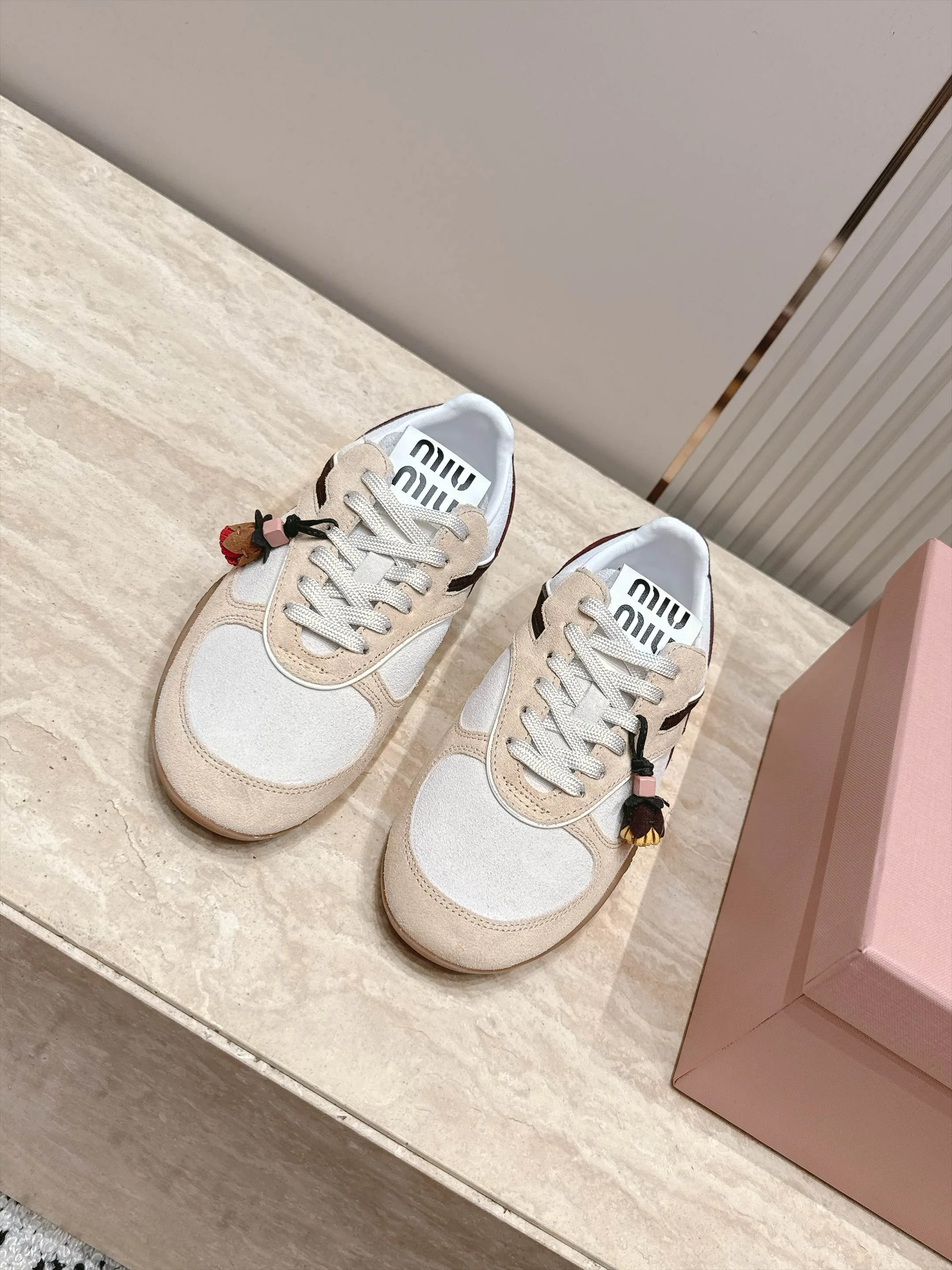 Кроссовки Женские Miu Miu 18436561