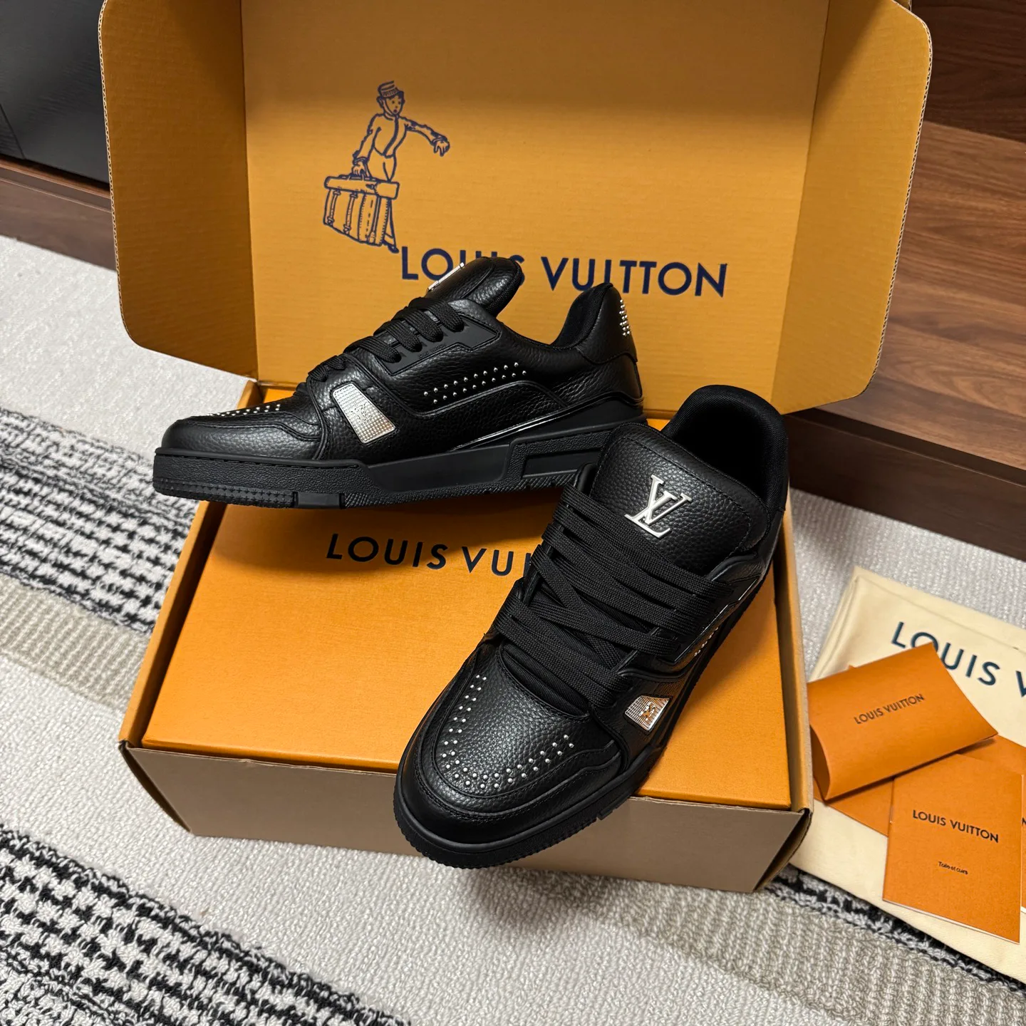 Кроссовки Женские Louis Vuitton 1546813