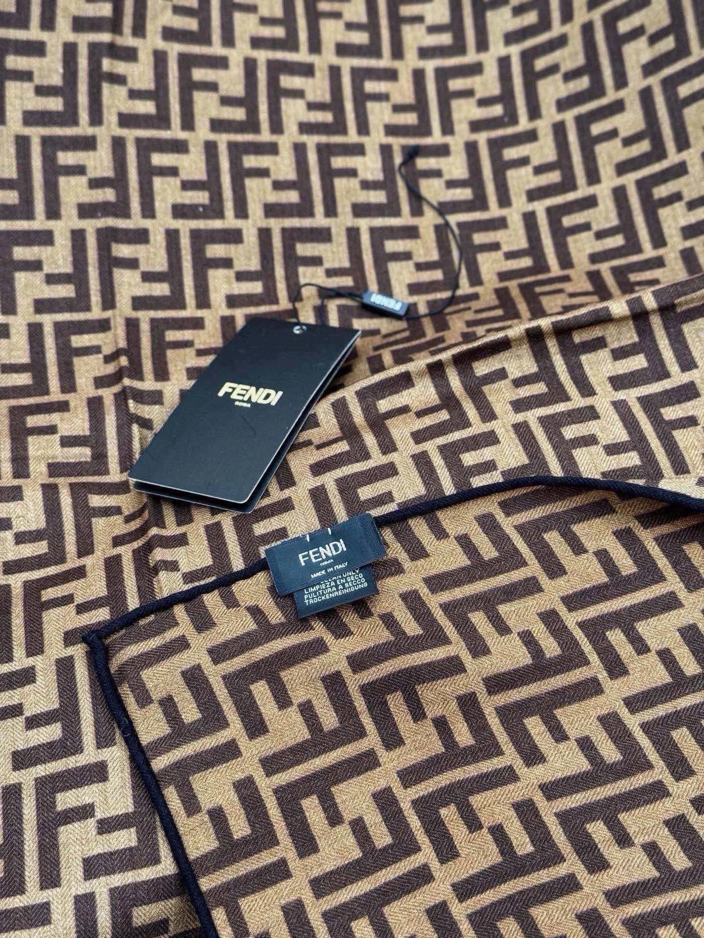 Шарфы Fendi 17631777