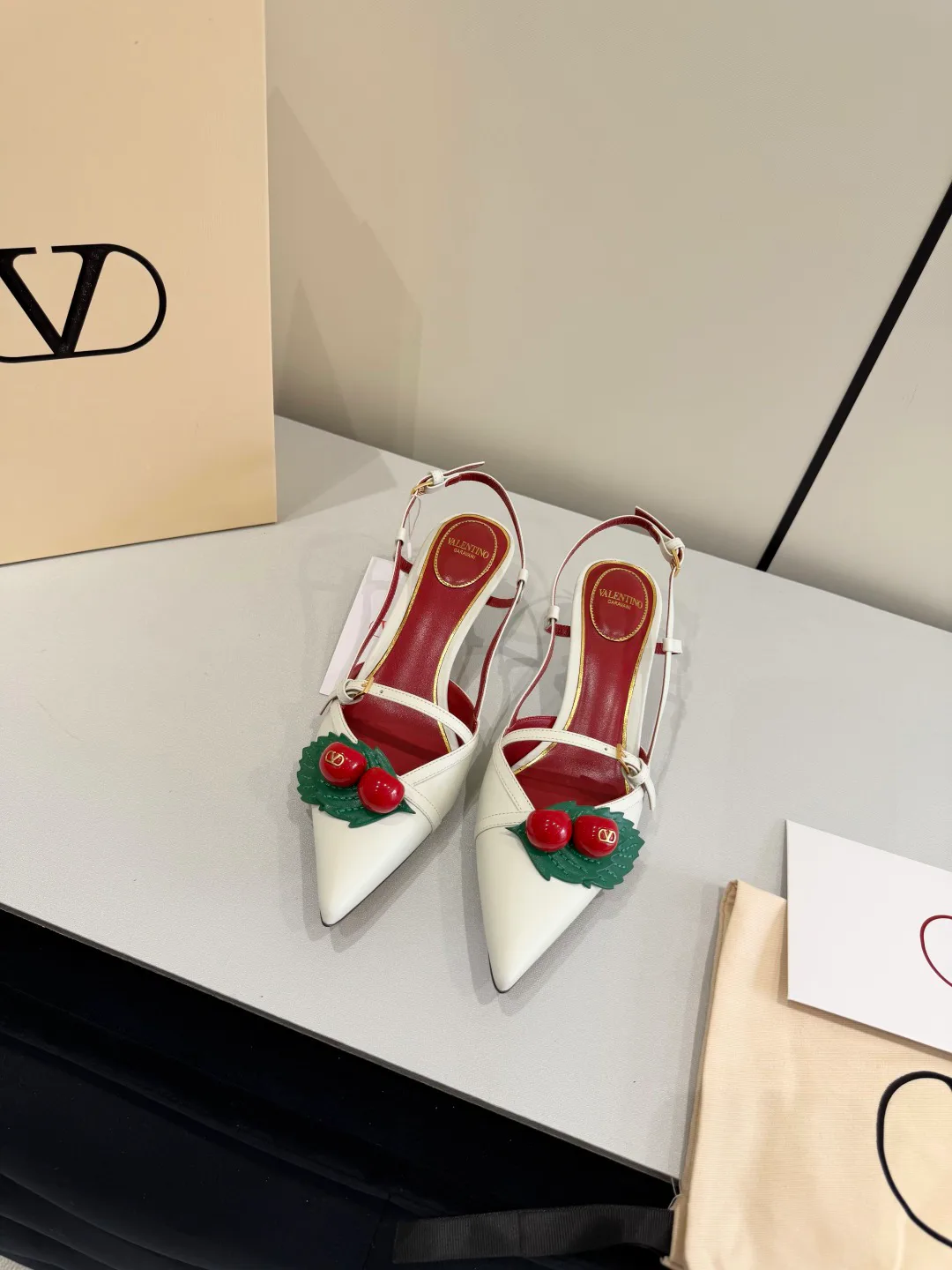 Босоножки Женские Valentino 11608867