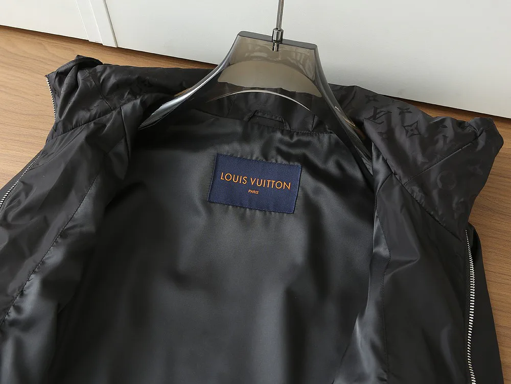 Куртки И Пуховики Мужские Louis Vuitton 9949817