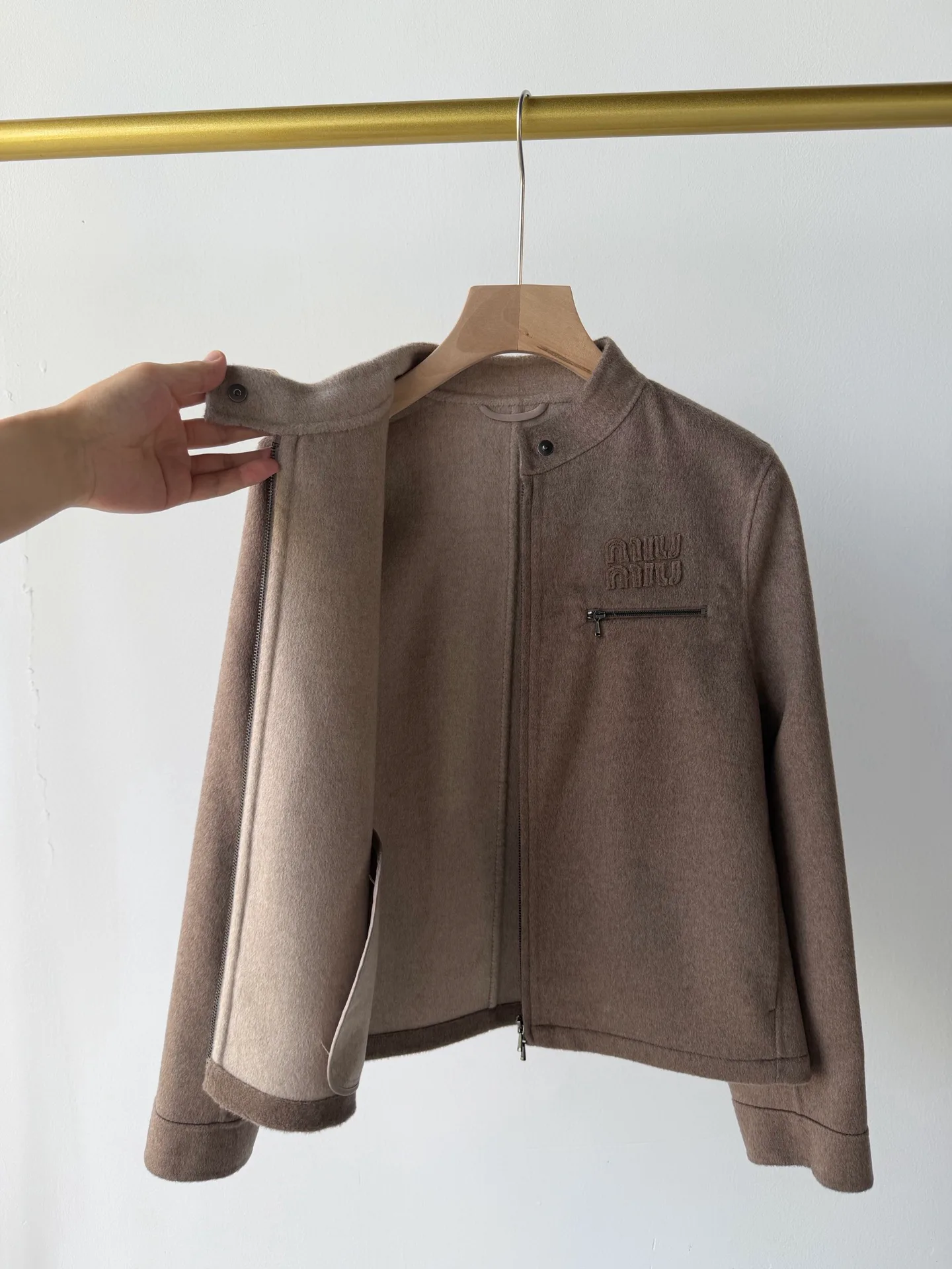 Куртки И Пуховики Женские Miu Miu 18288598