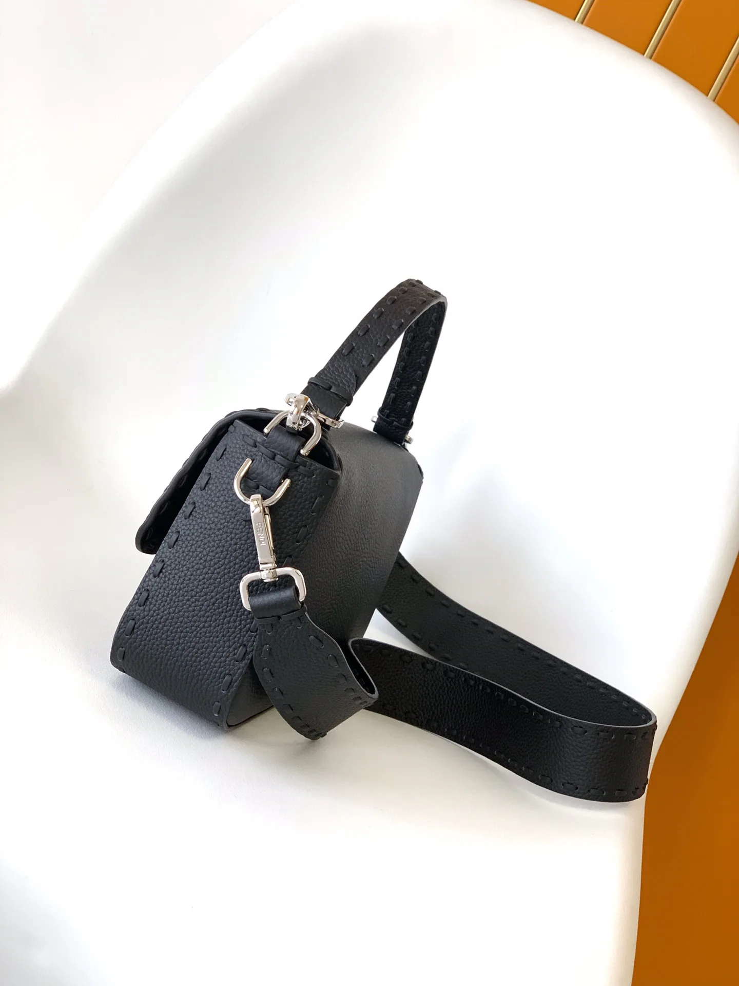 Классические Сумки Женские Fendi 12718237