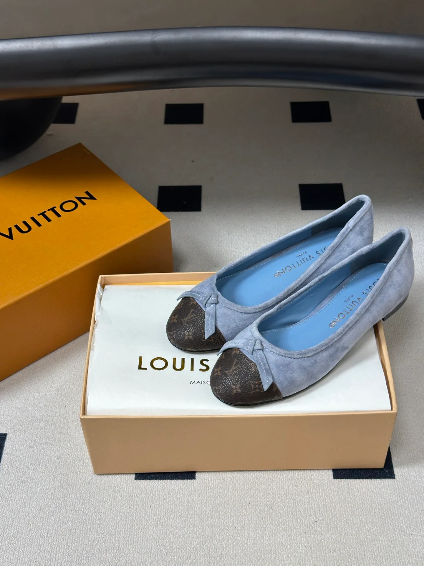 Балетки Женские Louis Vuitton 18049406