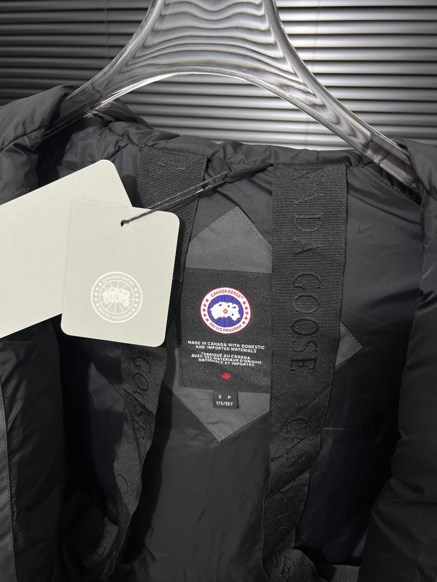 Куртки И Пуховики Женские Canada Goose 362451