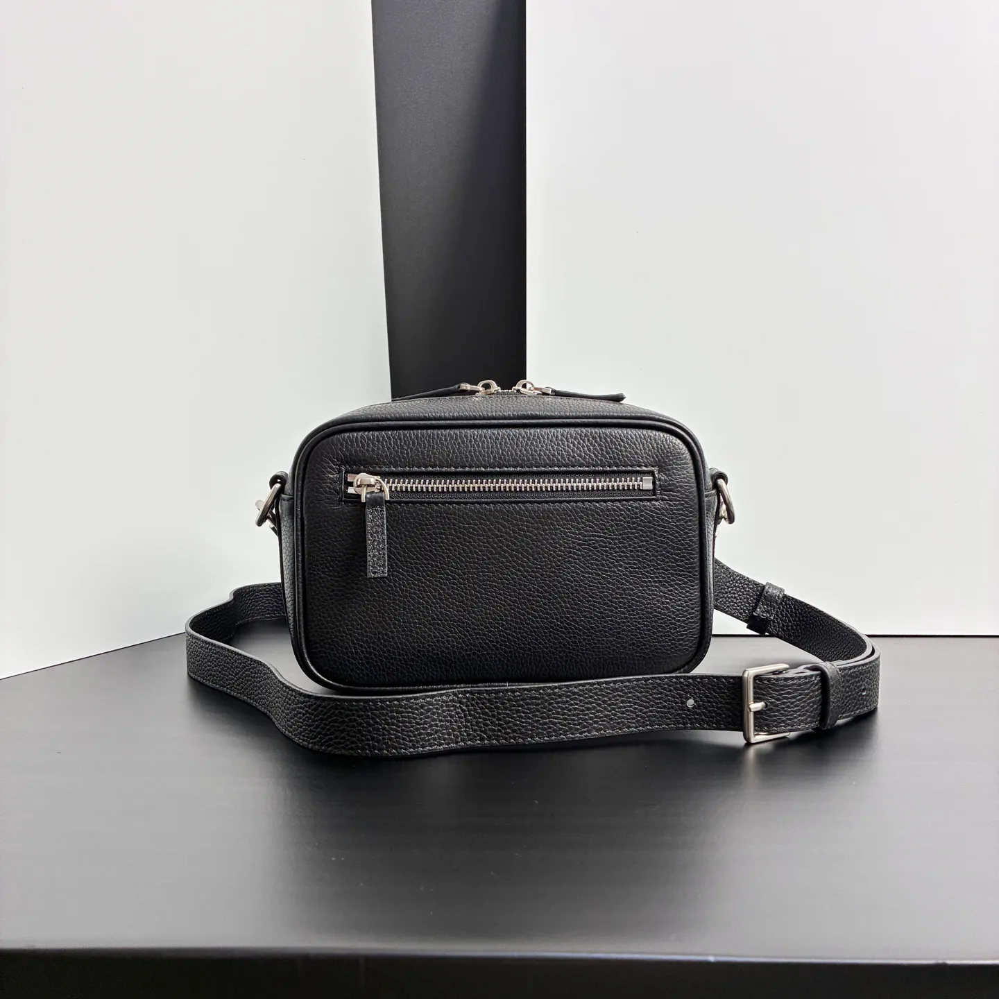 Сумки На Ремне Женские Balenciaga 18136516