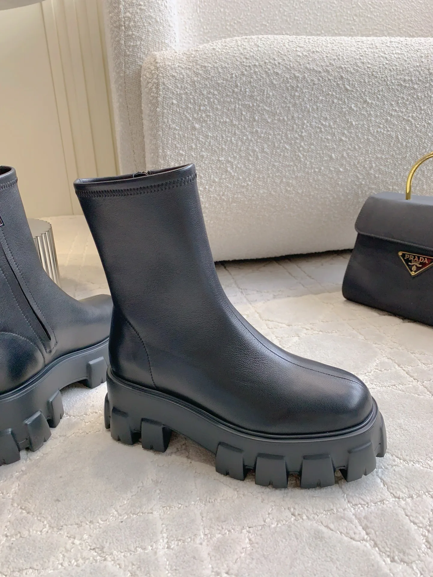 Ботинки Женские Prada 18170842