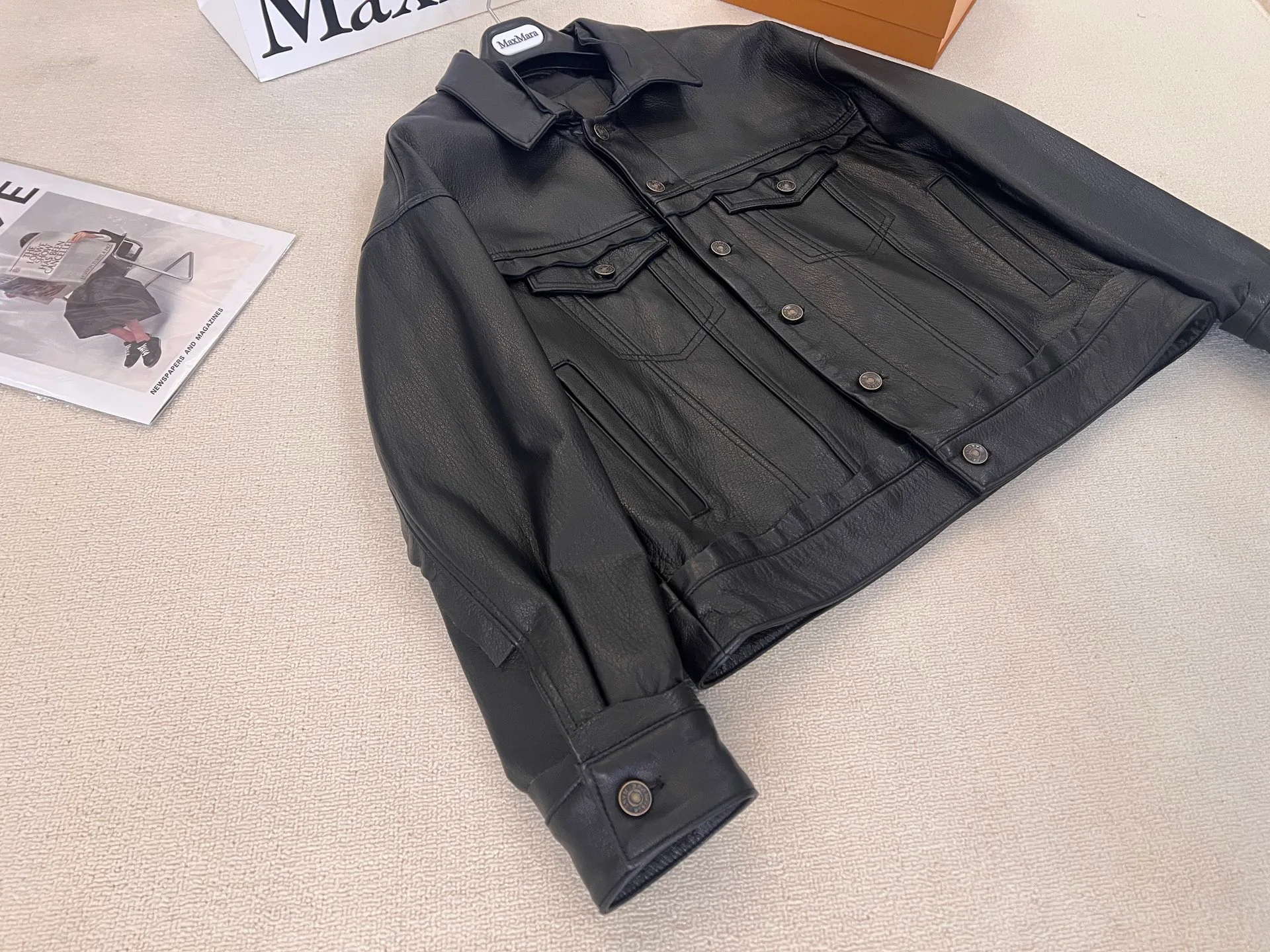 Кожаные Куртки И Дублёнки Женские Saint Laurent 11686146