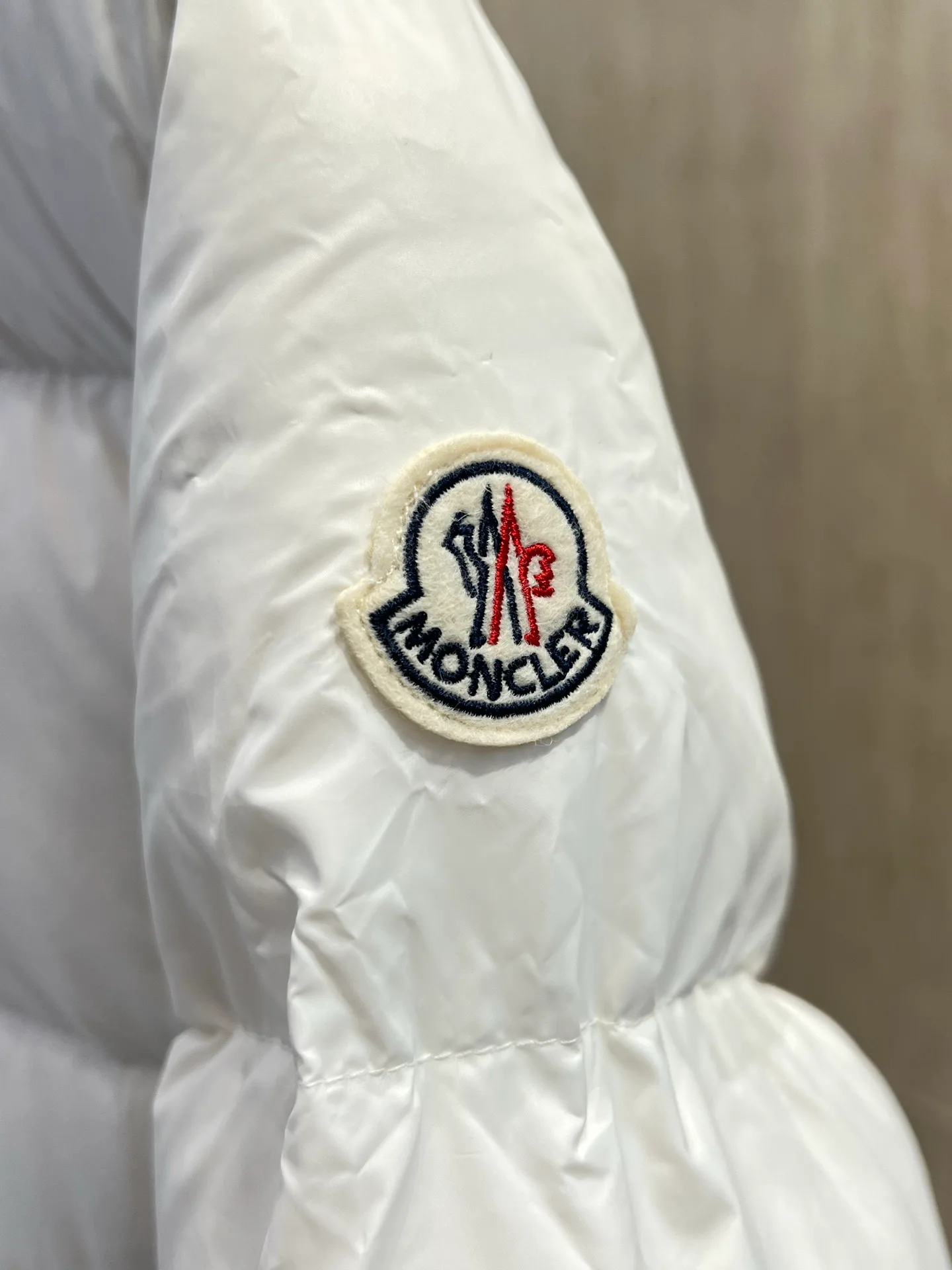 Куртки И Пуховики Женские Moncler 18723443