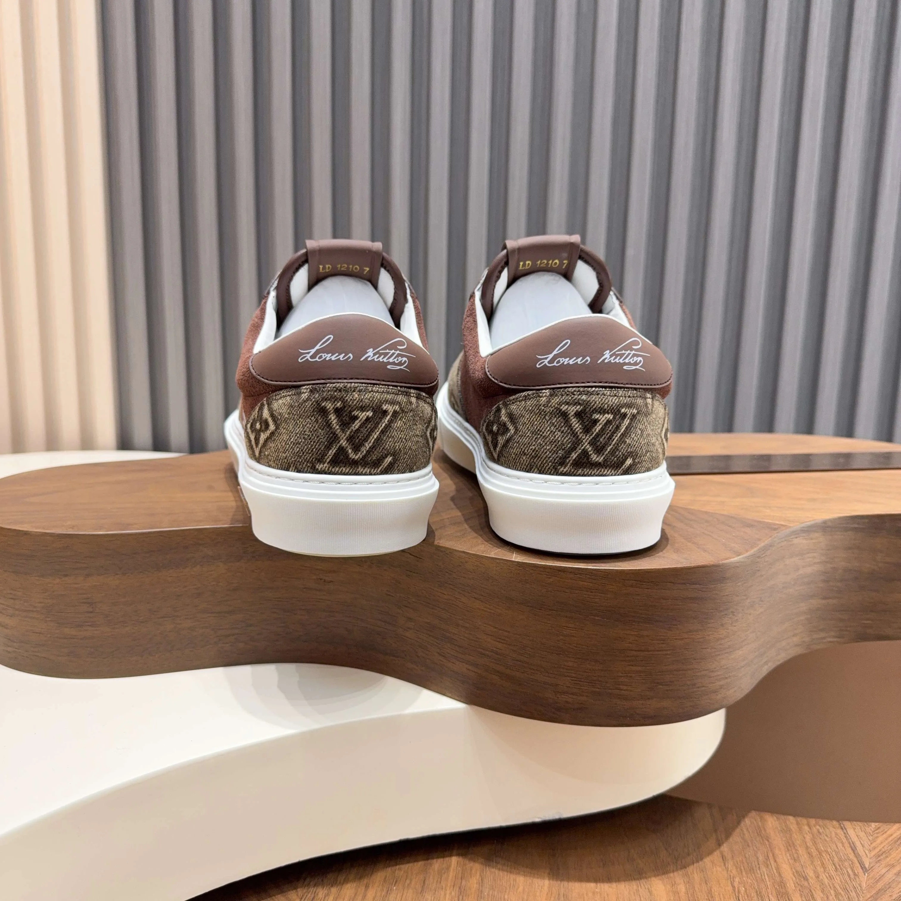 Кроссовки Мужские Louis Vuitton 17921398