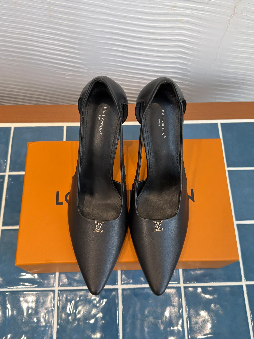 Туфли Женские Louis Vuitton 18604376