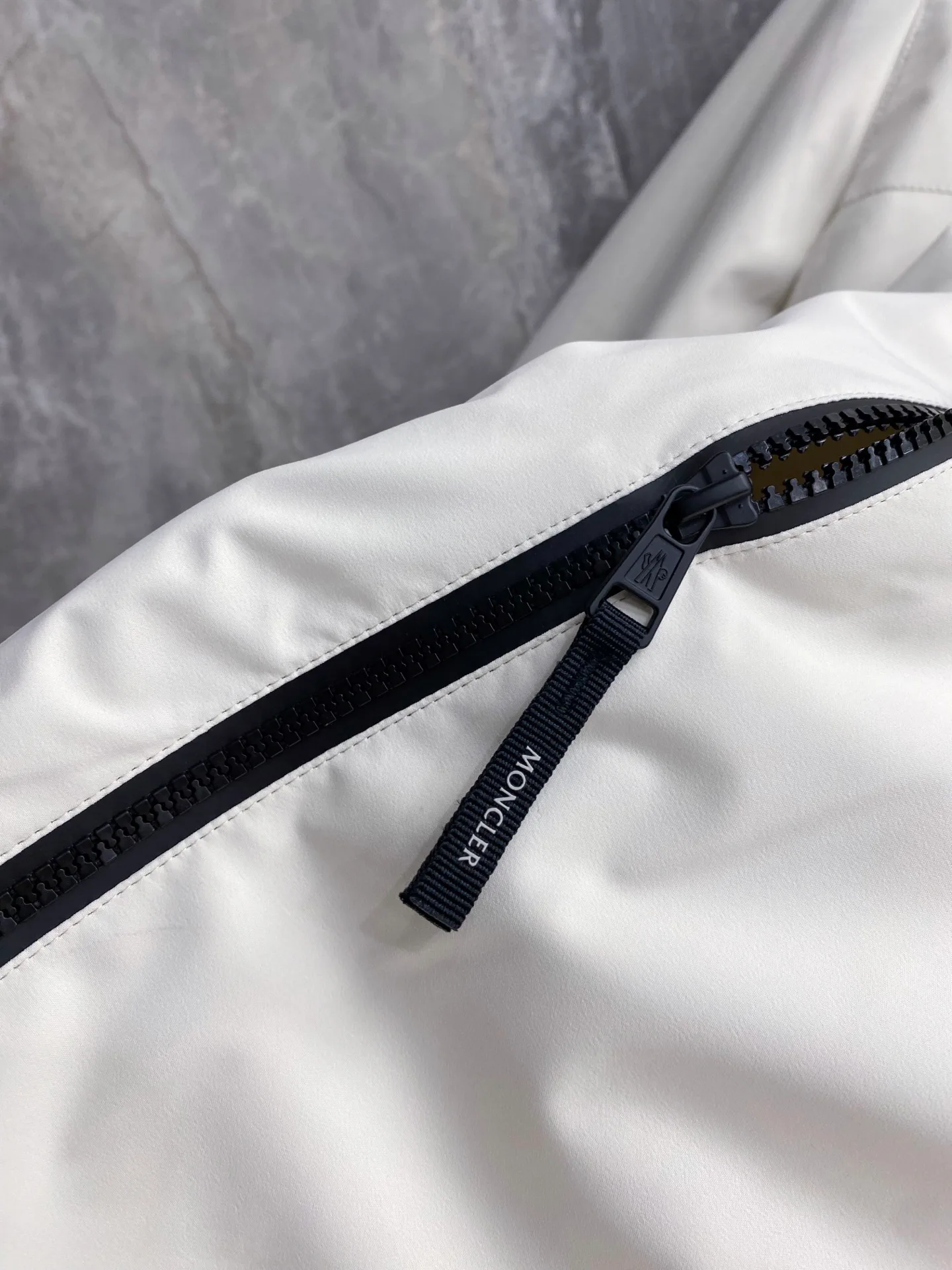 Куртки И Пуховики Женские Moncler 18178786