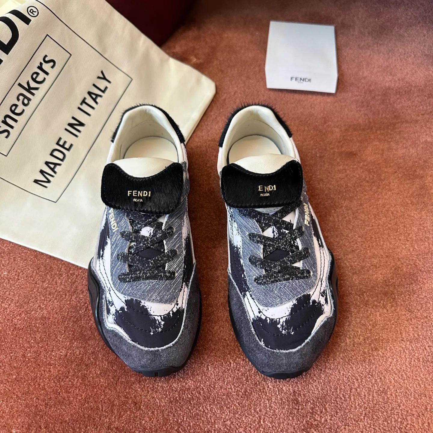 Кроссовки Женские Fendi 209436