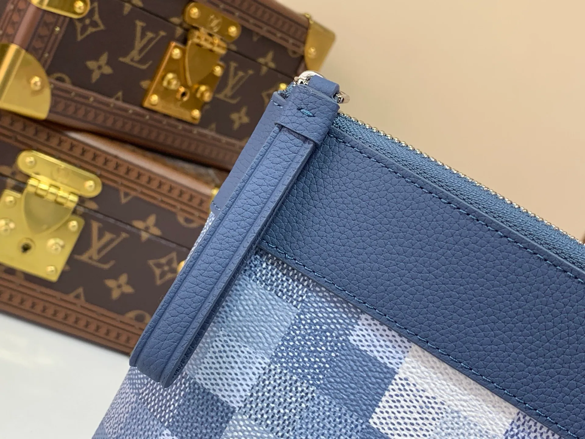 Клатчи Женские Louis Vuitton 14458801