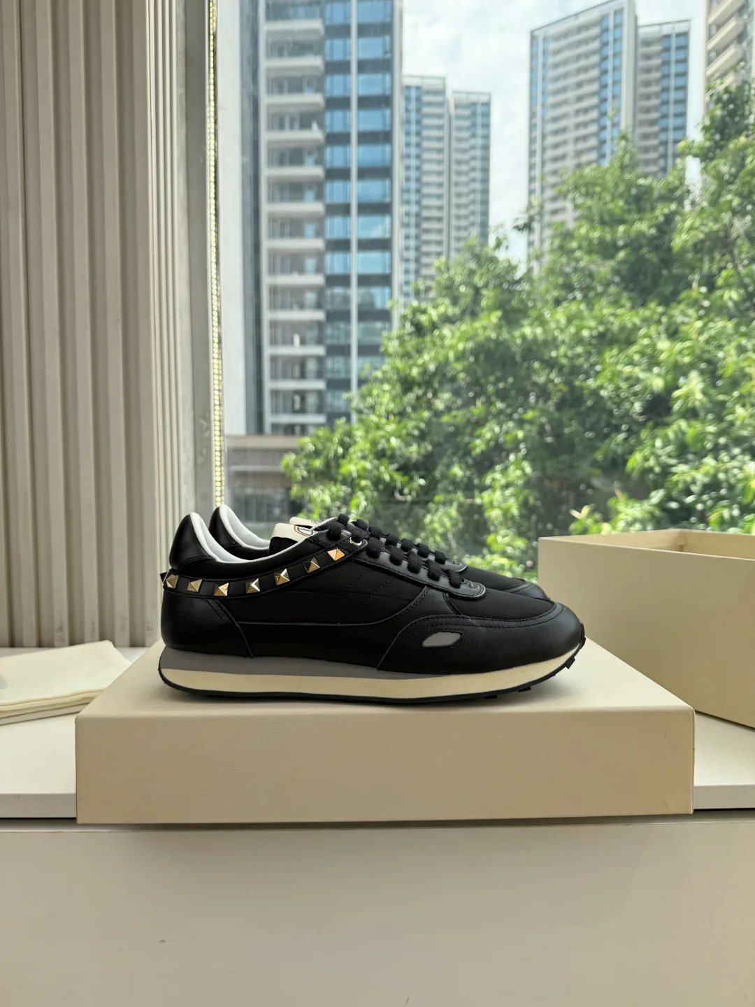 Кроссовки Женские Valentino 18053445