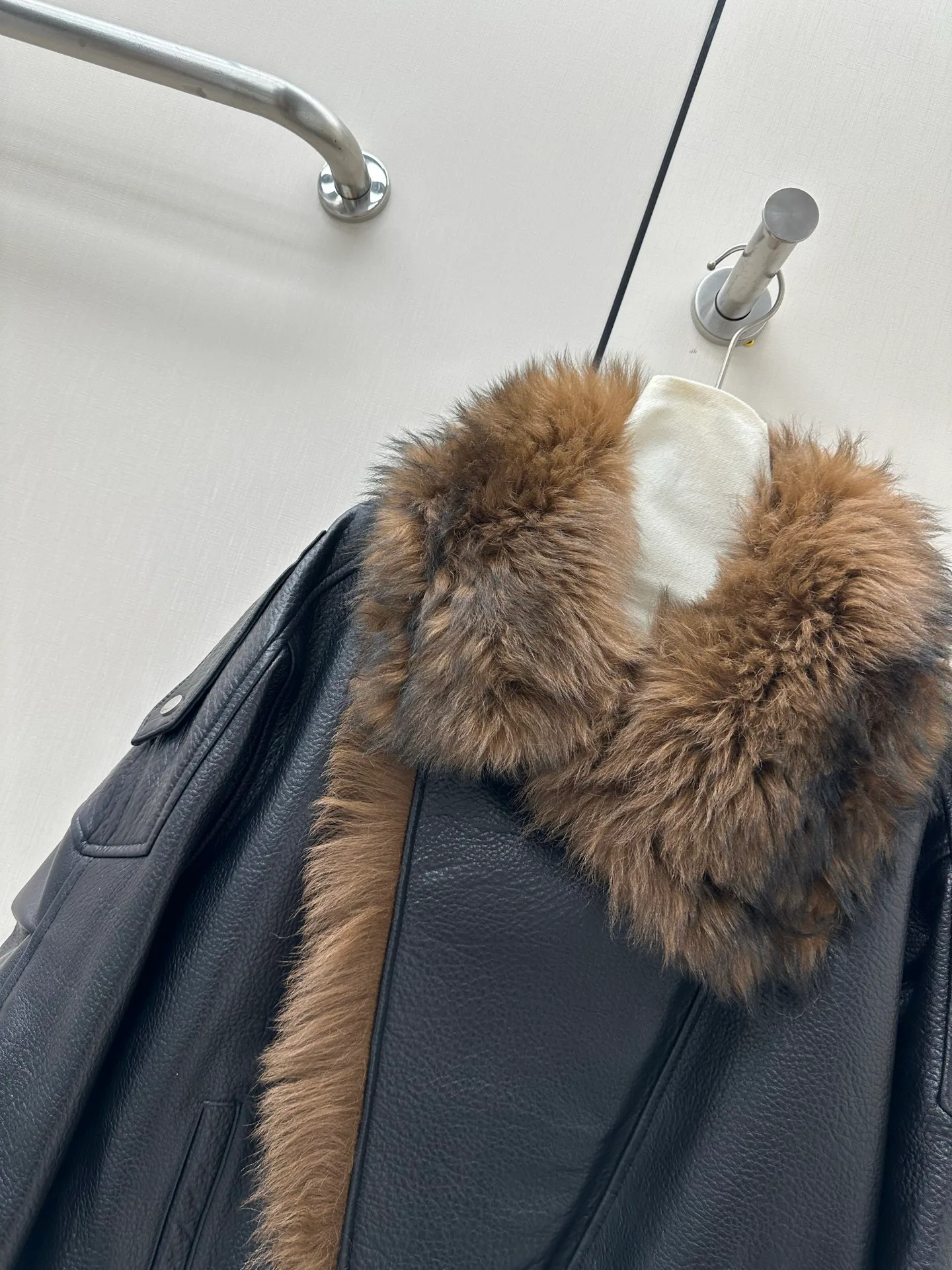 Кожаные Куртки И Дублёнки Женские Saint Laurent 19213533