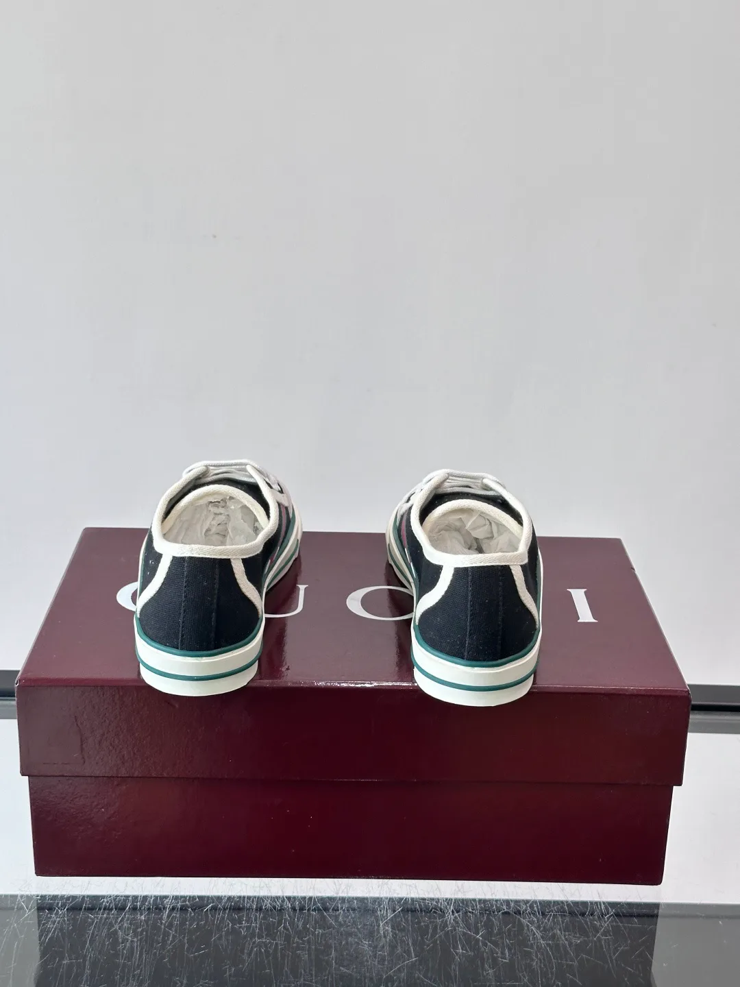 Кроссовки Женские Gucci 17941060