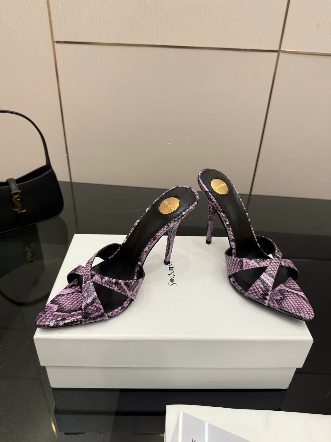 Босоножки Женские Saint Laurent 11424888