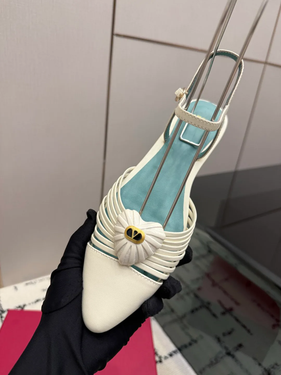 Босоножки Женские Valentino 18598095