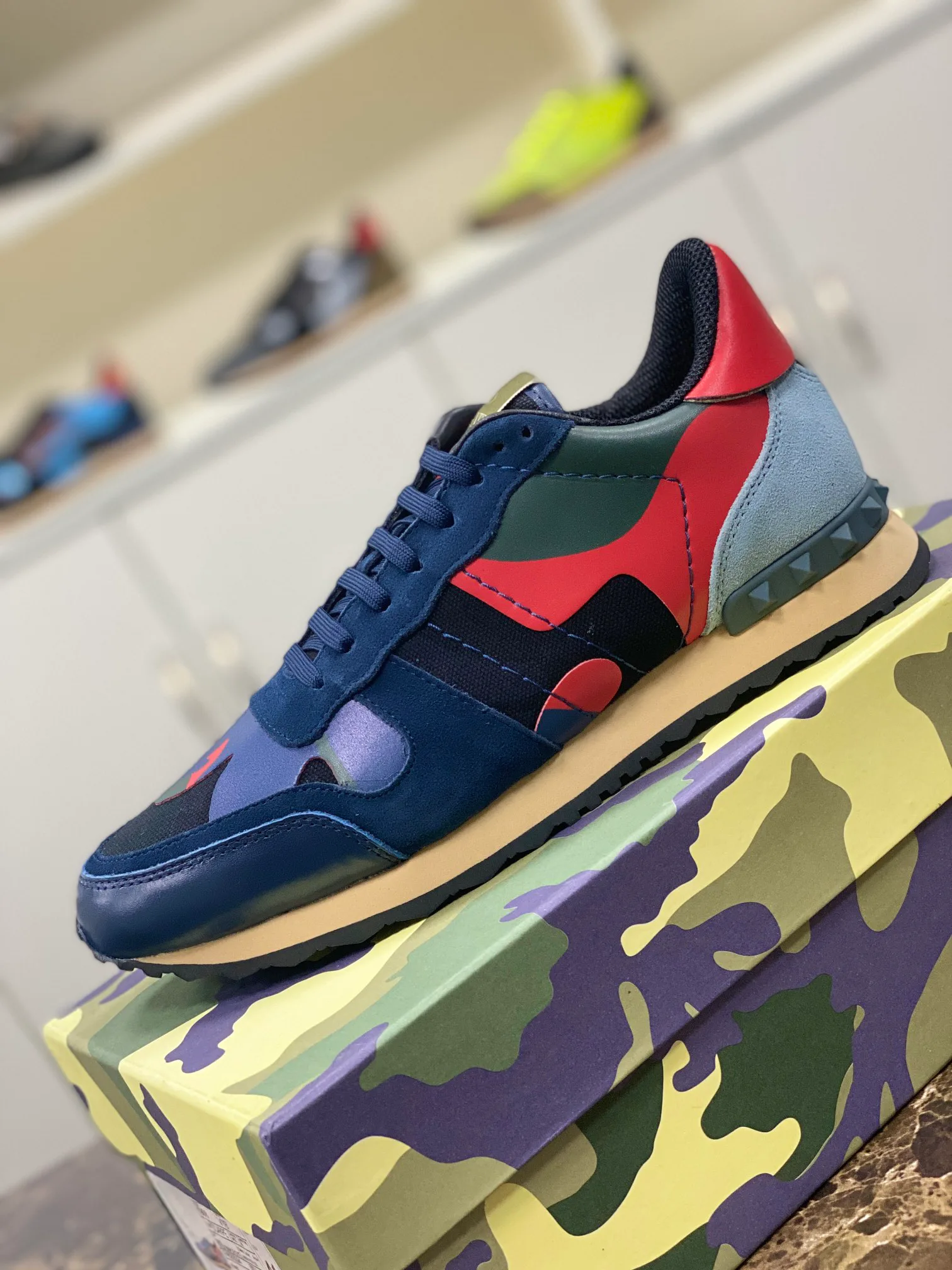 Кроссовки Женские Valentino 10736445