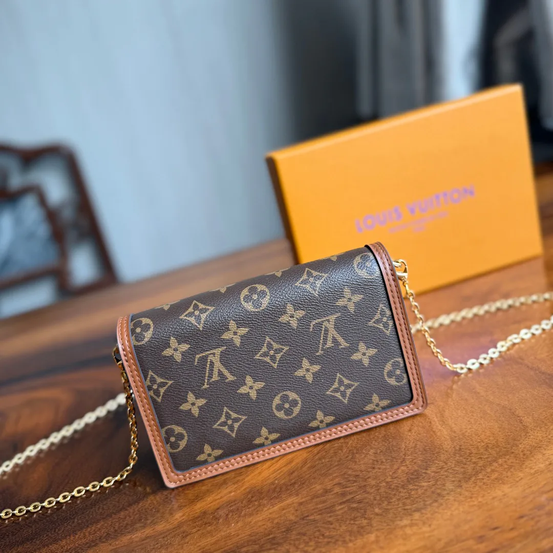 Сумки На Ремне Женские Louis Vuitton 9816795