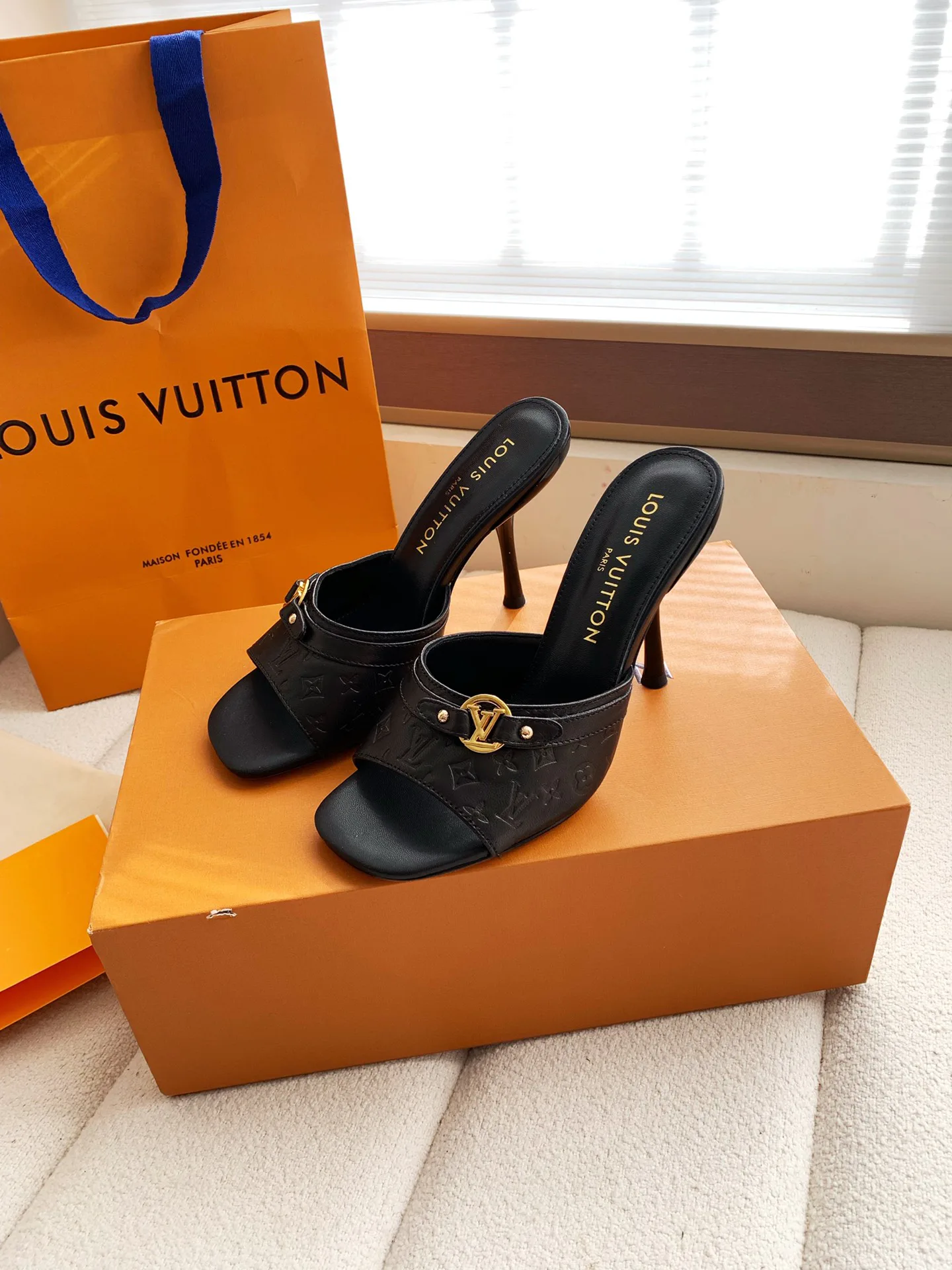 Босоножки Женские Louis Vuitton 10461971