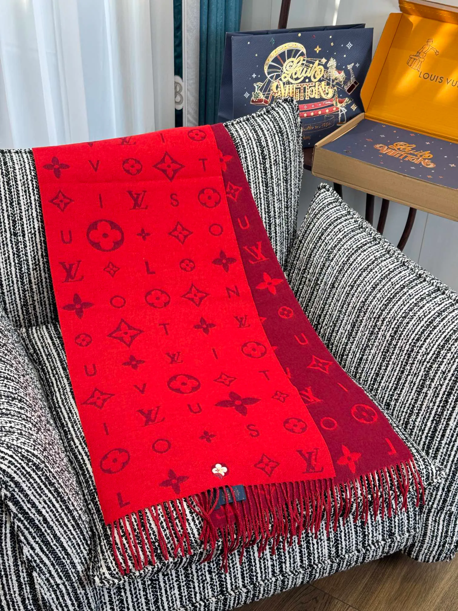 Шарфы Louis Vuitton 1071388