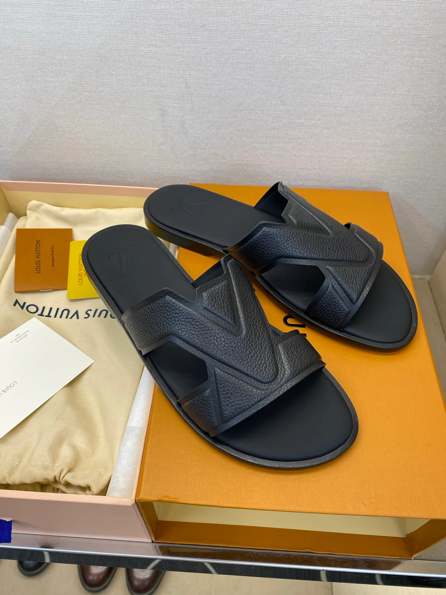Шлепанцы Мужские Louis Vuitton 11956881