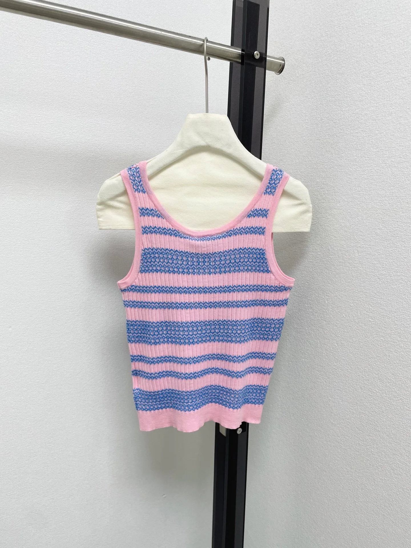 Жилеты Женские Chanel 11339869