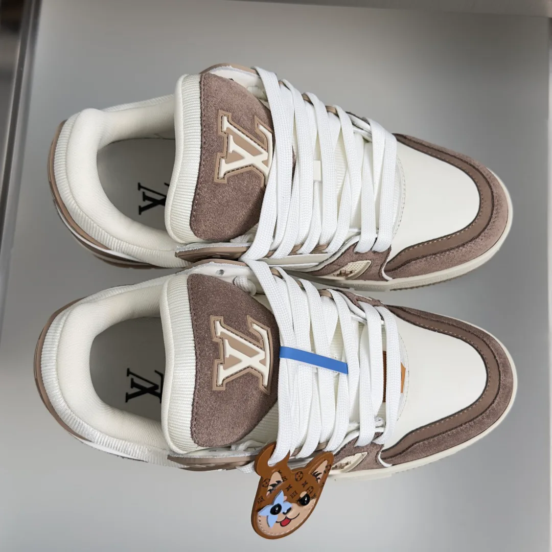 Кроссовки Женские Louis Vuitton 17950308