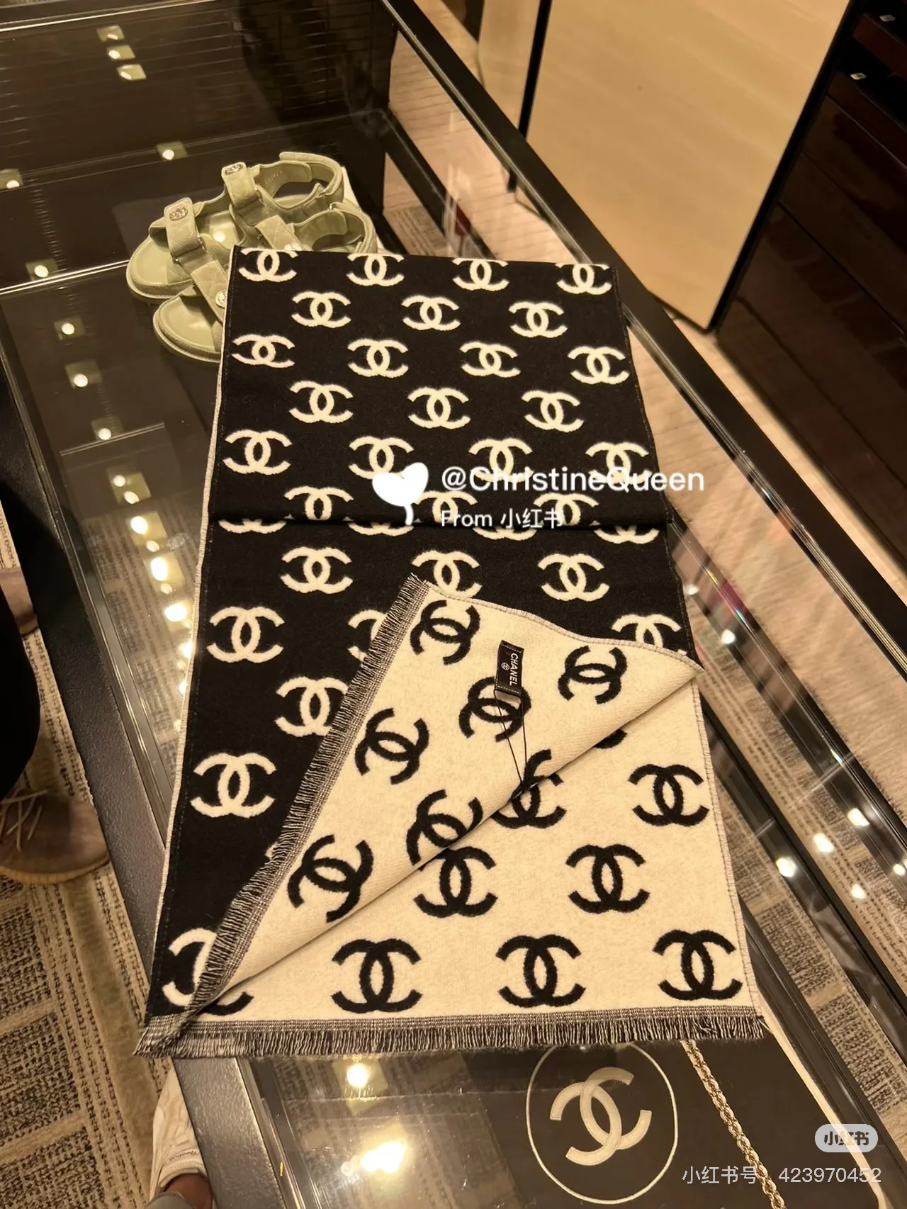 Шарфы Chanel 18104902