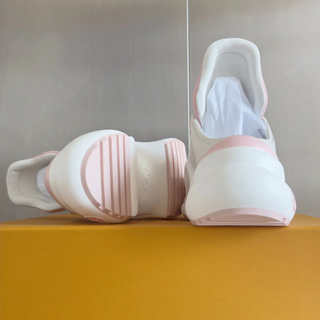 Кроссовки Женские Louis Vuitton 10273367