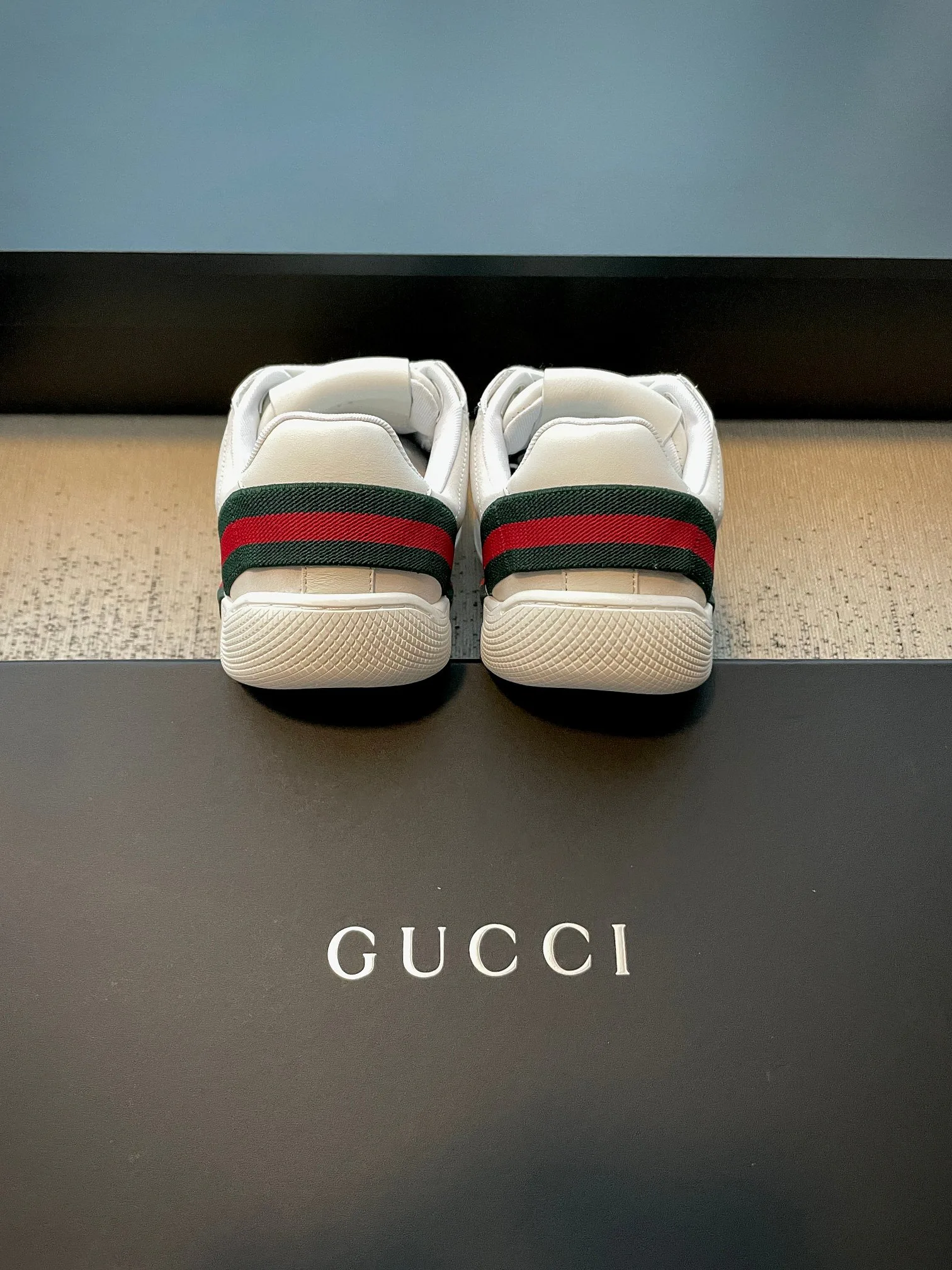 Кроссовки Женские Gucci 18766062