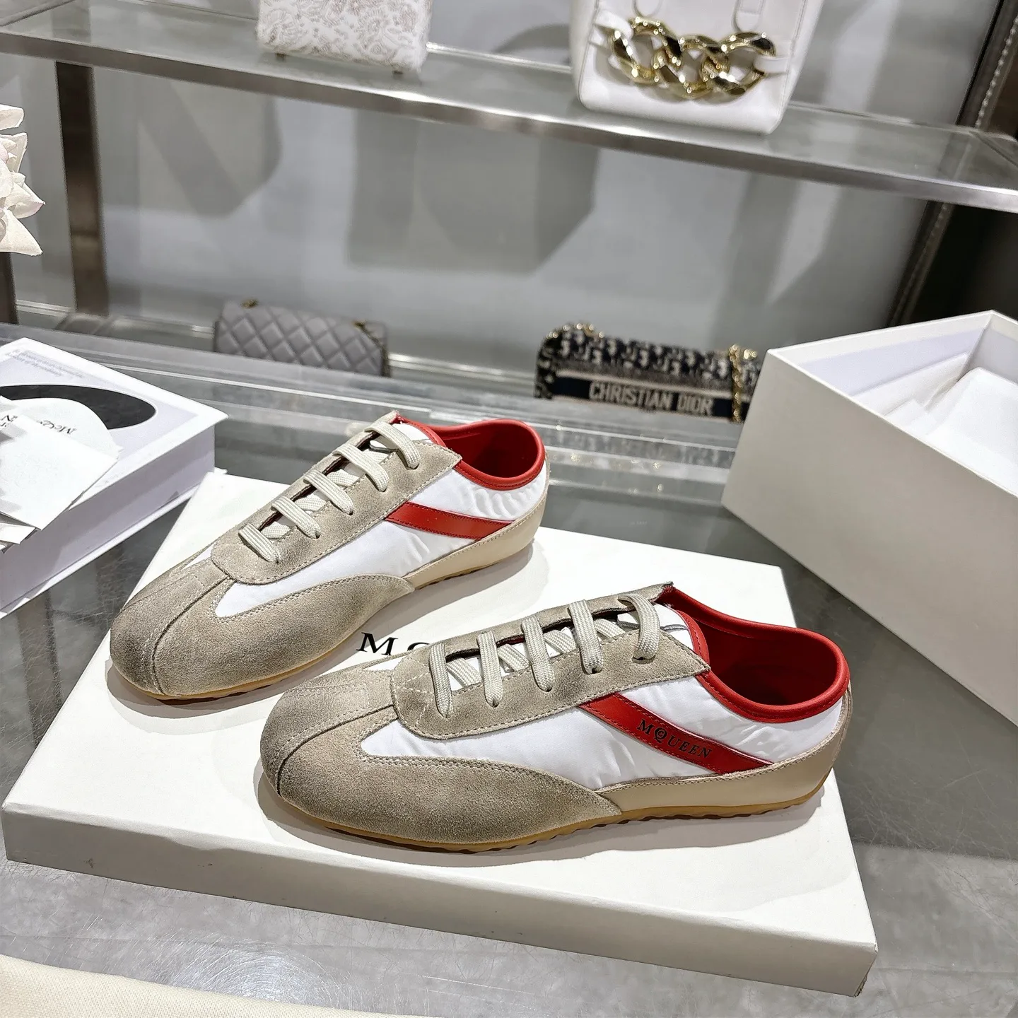 Кроссовки Женские Alexander Mcqueen 12208658