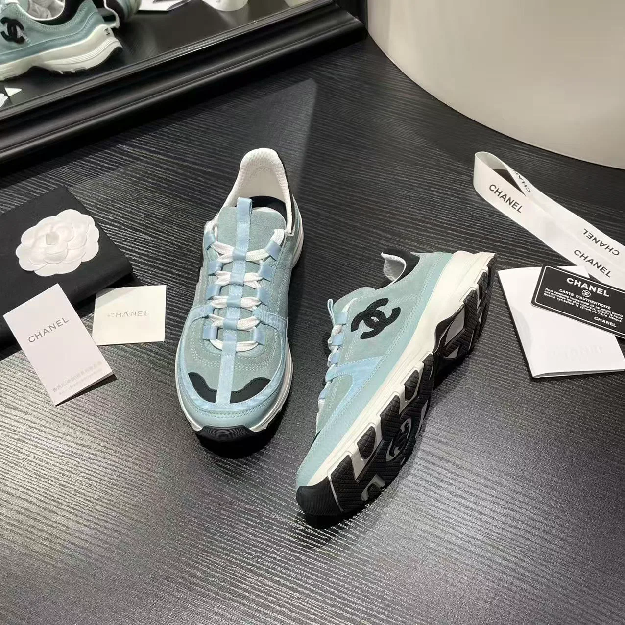 Кроссовки Женские Chanel 389120