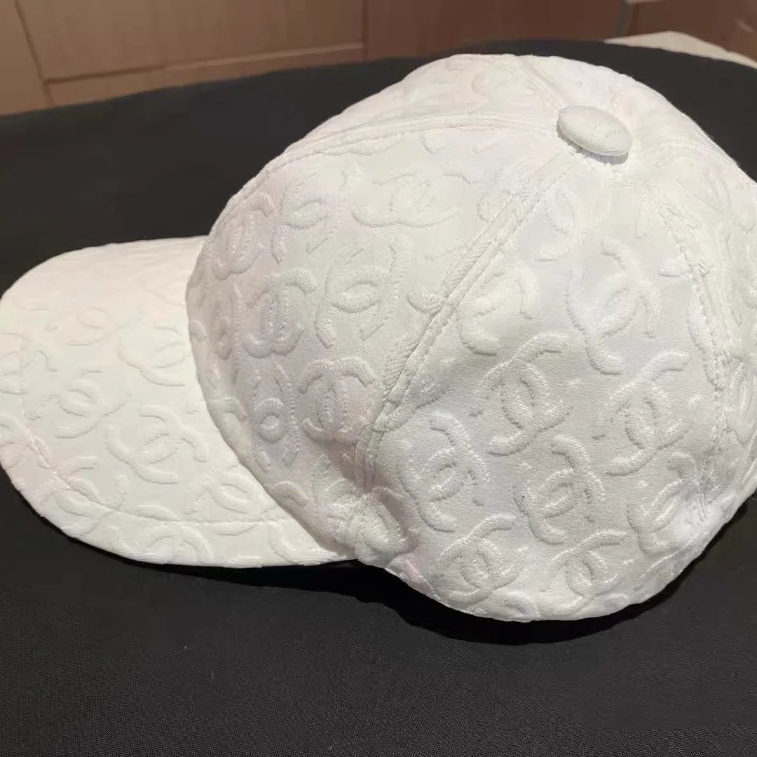 Головные Уборы Chanel 10420509