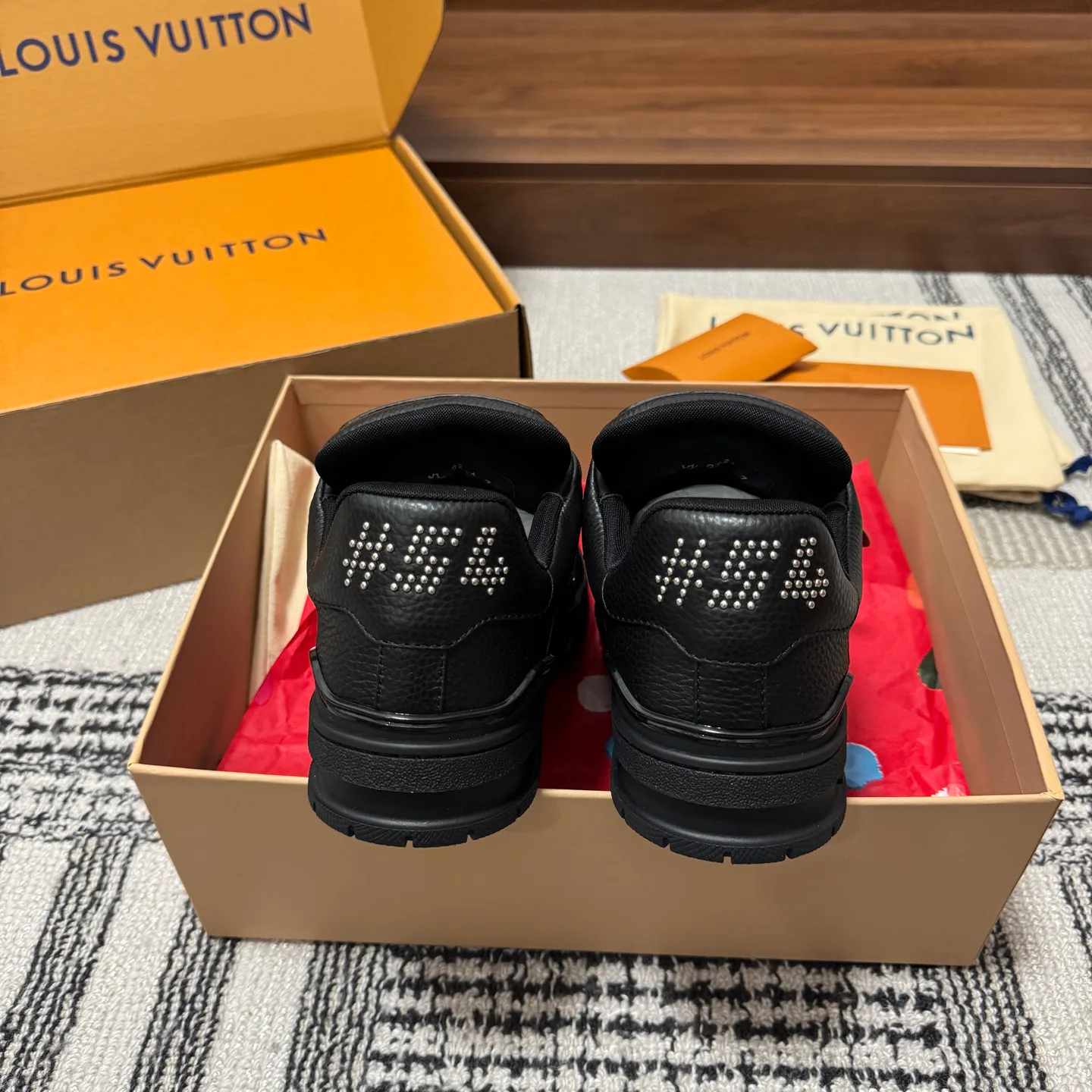 Кроссовки Женские Louis Vuitton 1546813