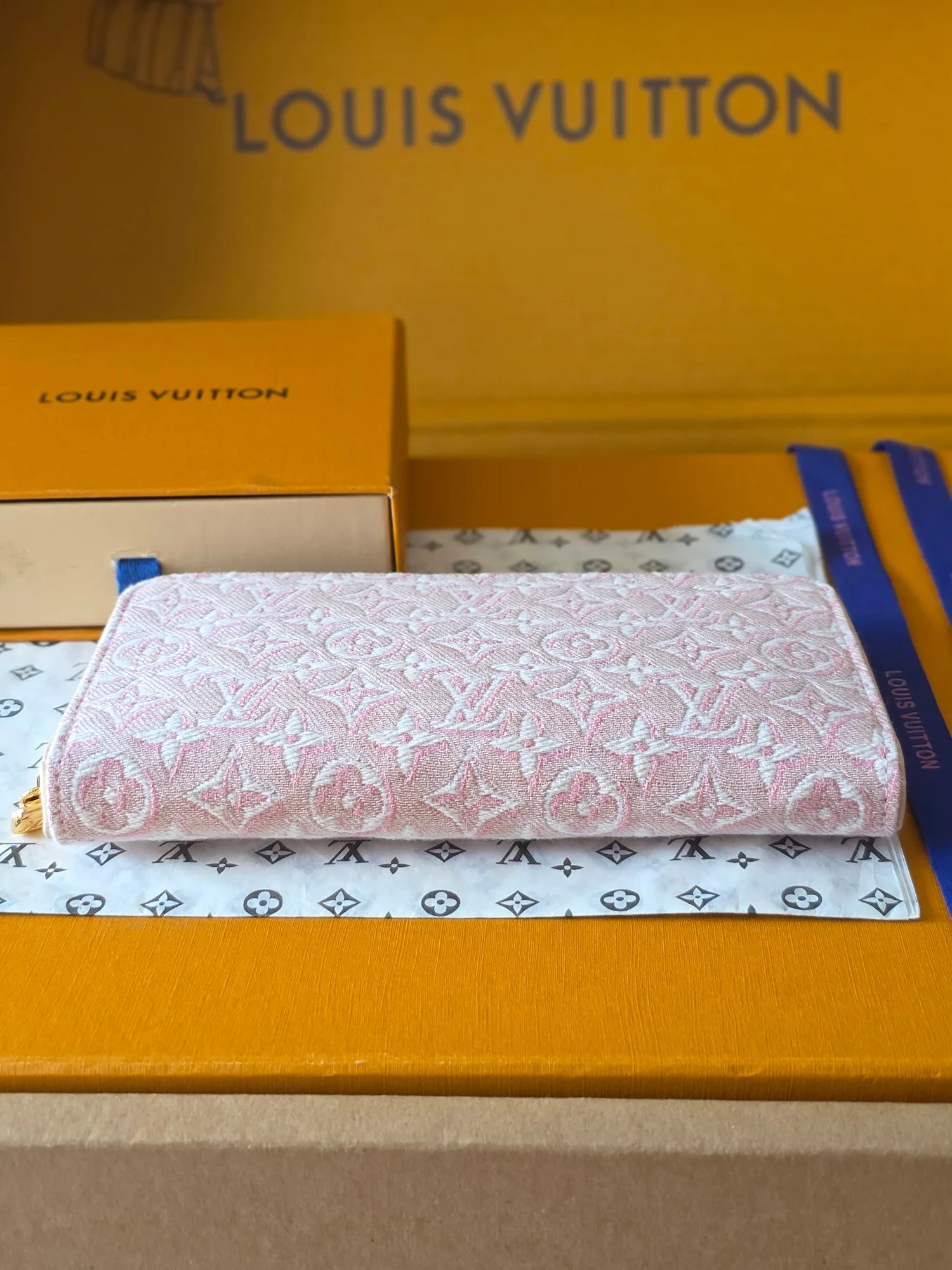 Клатчи Женские Louis Vuitton 18391185