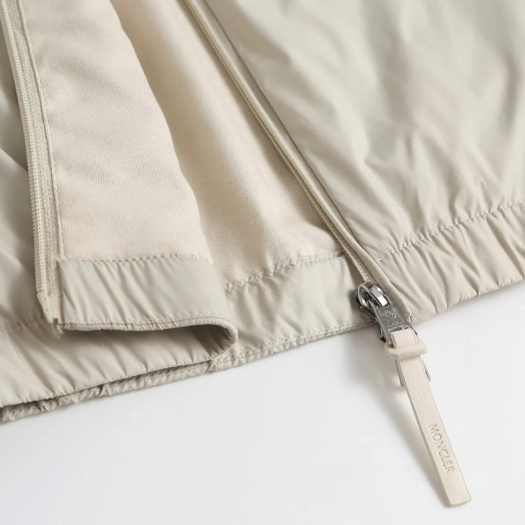 Куртки И Пуховики Женские Moncler 18640156