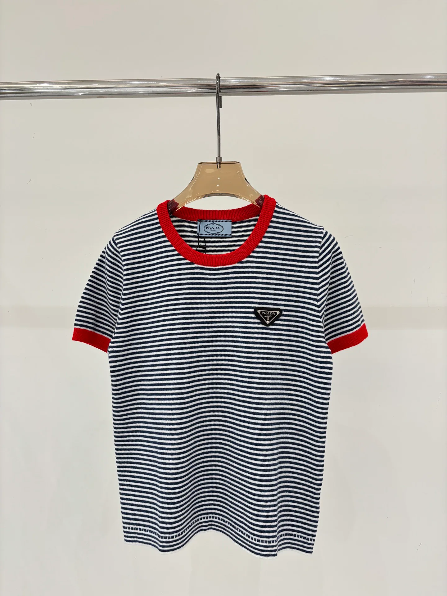 Футболки Женские Prada 11893936