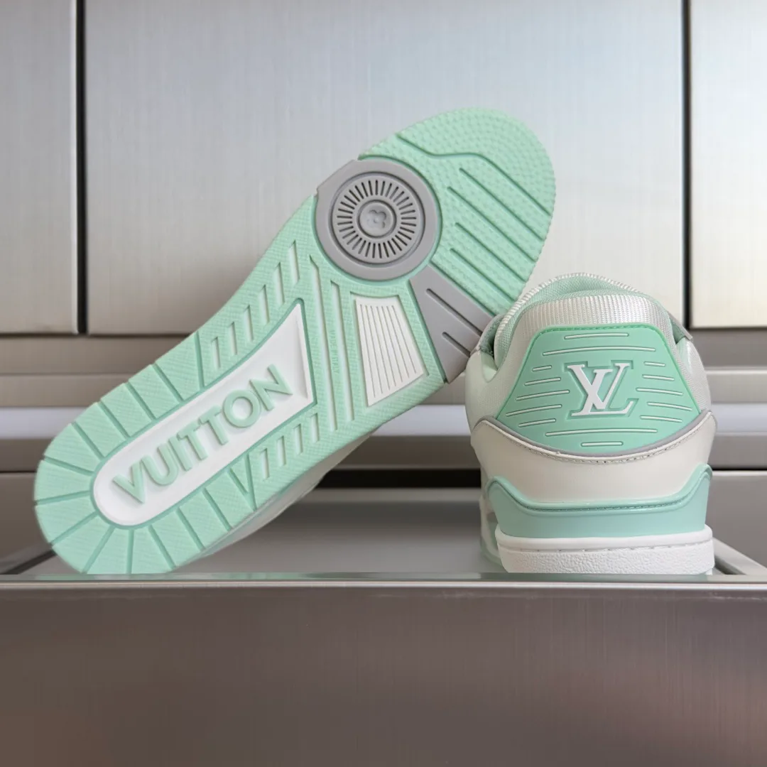 Кроссовки Женские Louis Vuitton 1546658