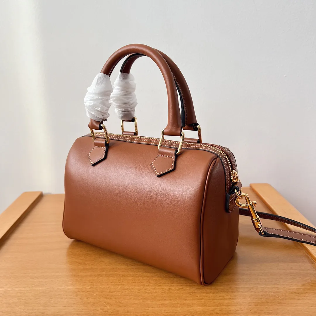Классические Сумки Женские Celine 11588706